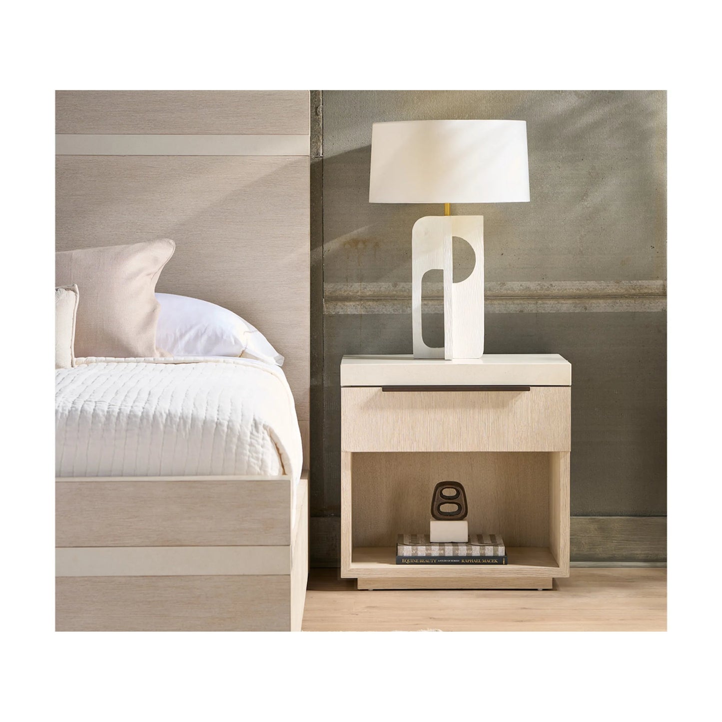002 SI-2627699 | Lifestyle | Modern Quartz 1-Drawer Nightstand by Universal Furniture in mist. Made from unique in a unique style.