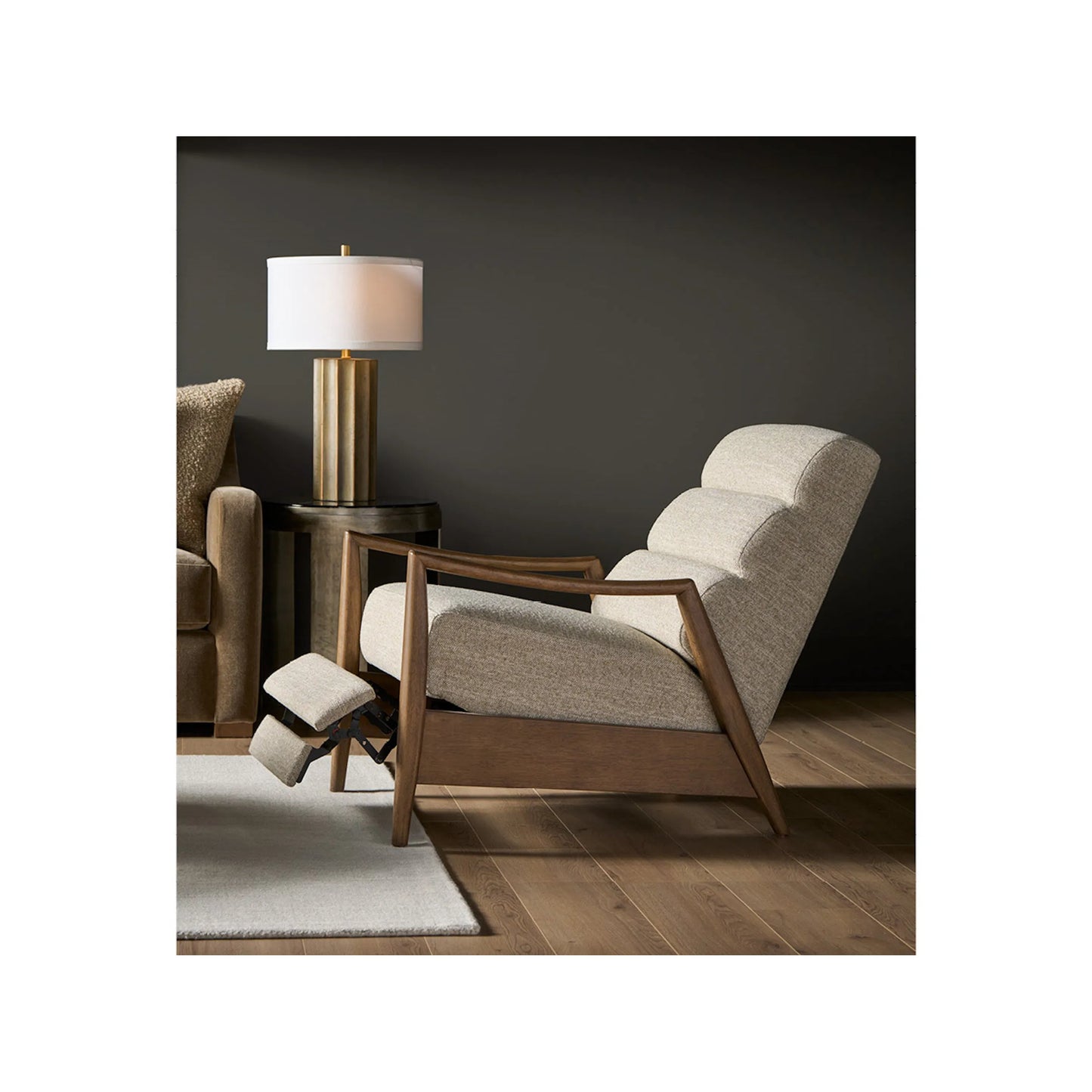 005 SI-2627730 | Lifestyle | Universal Upholstery Lucca Recliner by Universal Furniture. Made from unique in a unique style.