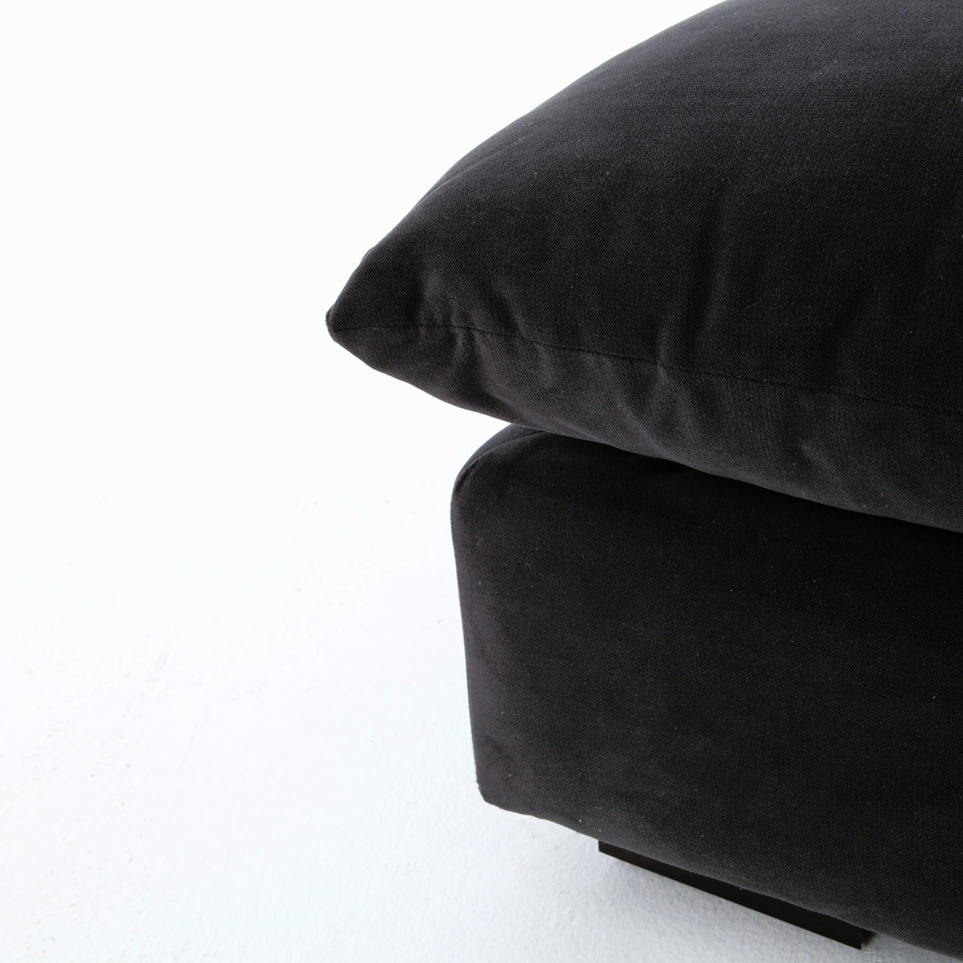 Grant 3-PC Sectional by Four Hands in ashby oatmeal and espresso. Made from 72% polyester, 18% pre-combed cotton, 10% cotton, solid banak, solid pine in a modern style.