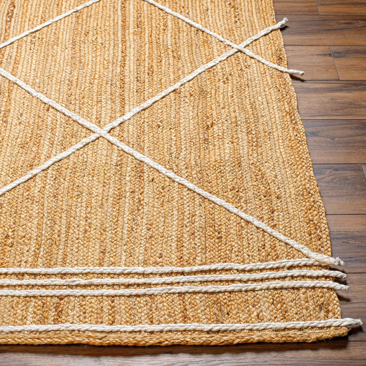 004 SI-1917862,SI-1917863,SI-1917864,SI-1917865 | Closeup | Luci UCI-2303 Indoor/Outdoor Rug by Livabliss in tan. Made from main: 100% jute in a unique style.