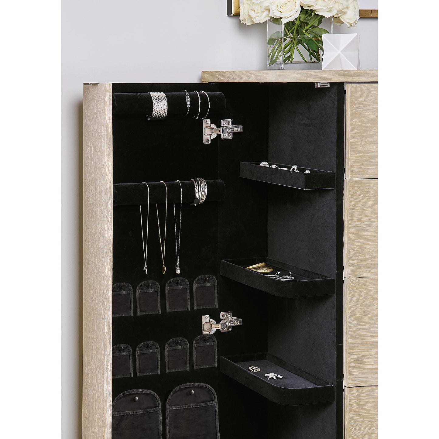 006 SI-2028947 | Lifestyle | Nouveau Chic Five Drawer Chest by Hooker Furniture in sandstone. Made from oak veneers, cedar in a modern style.