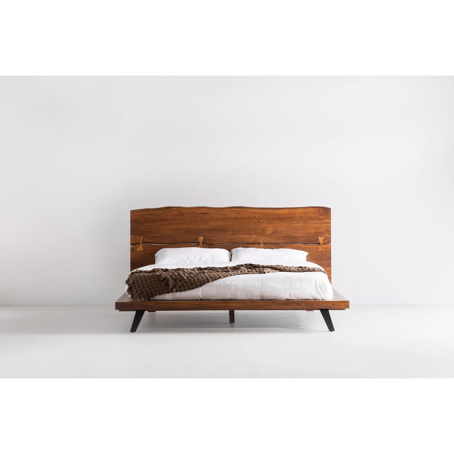 019 SI-2121984 | Lifestyle | Madagascar Platform Bed by Moe's Home Collection. Made from solid acacia, steel legs, wood slats in a modern style.