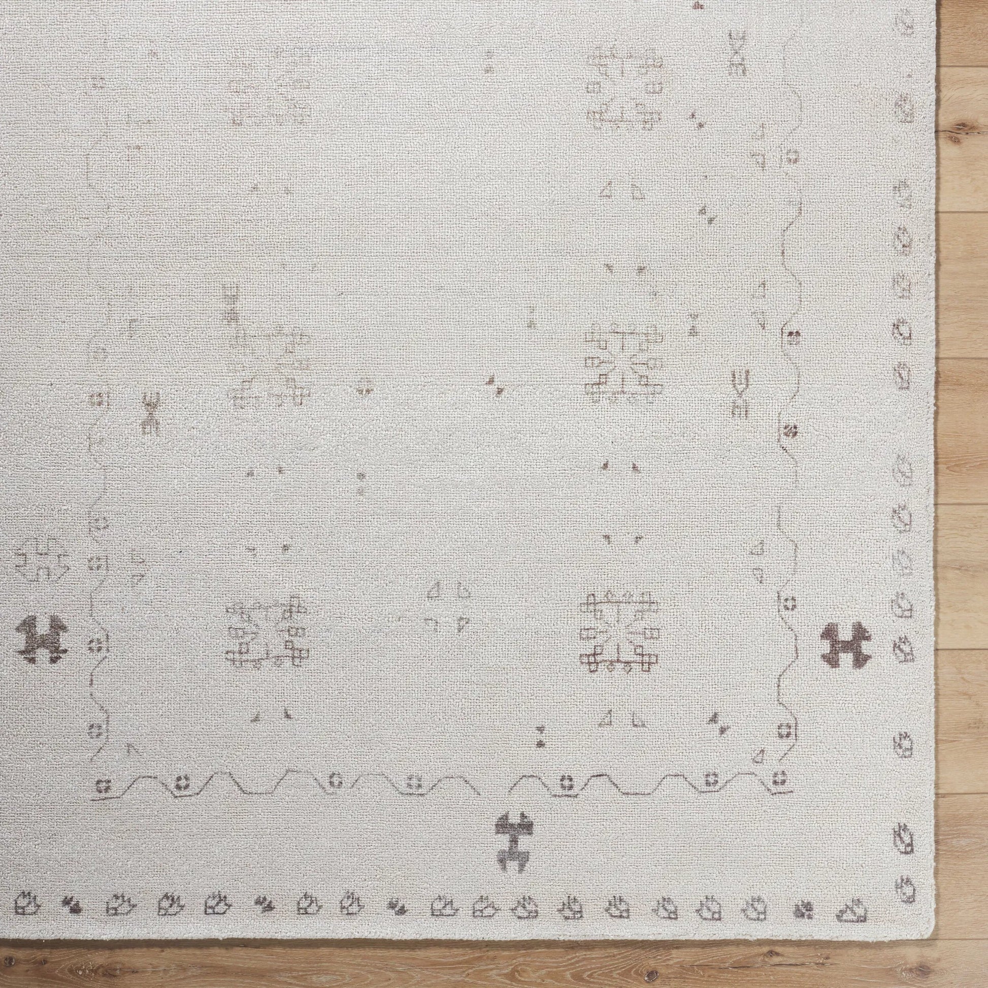 Unique UNQ-2322 Rug by Livabliss in ivory, taupe, sandstone. Made from polyester in a unique style.