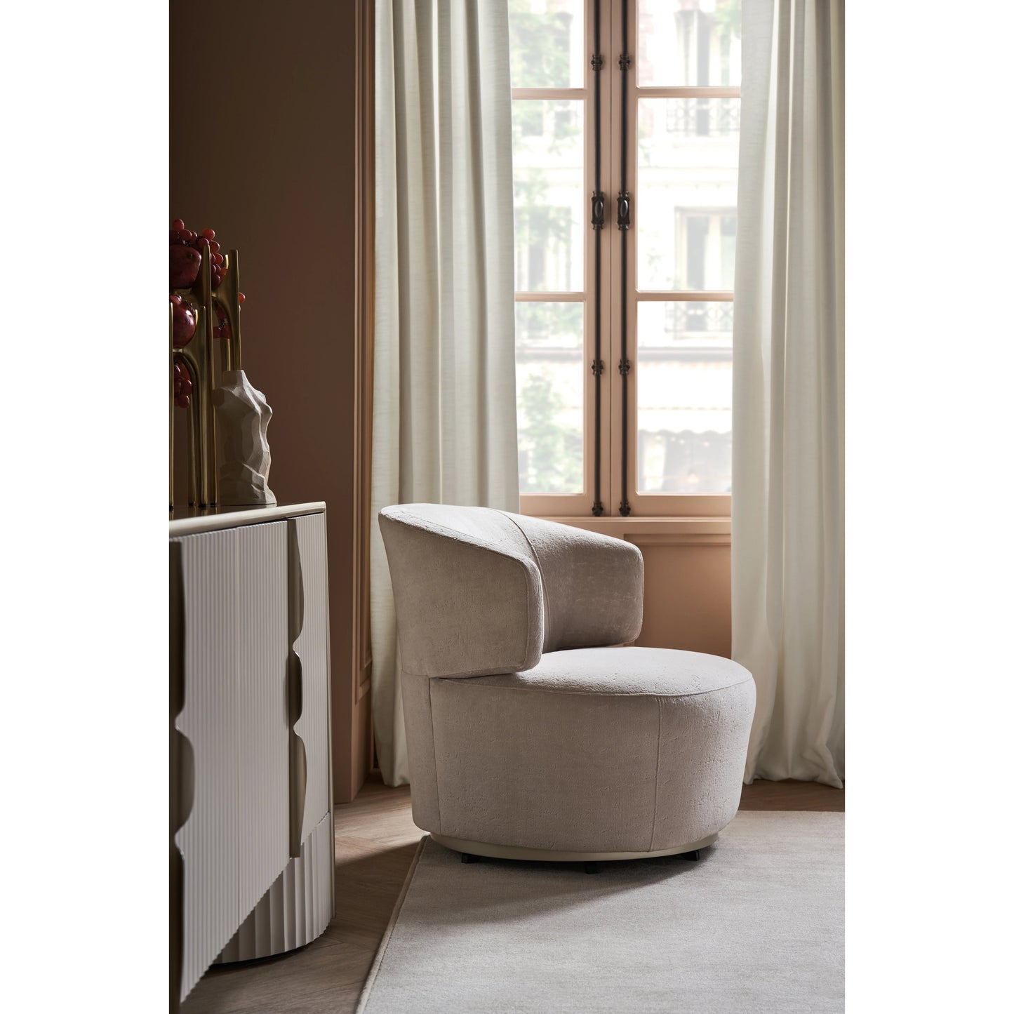 006 SI-2096021 | Lifestyle | Olympia Chair by Caracole in ivory and sparkling argent. Made from birch in a modern style.