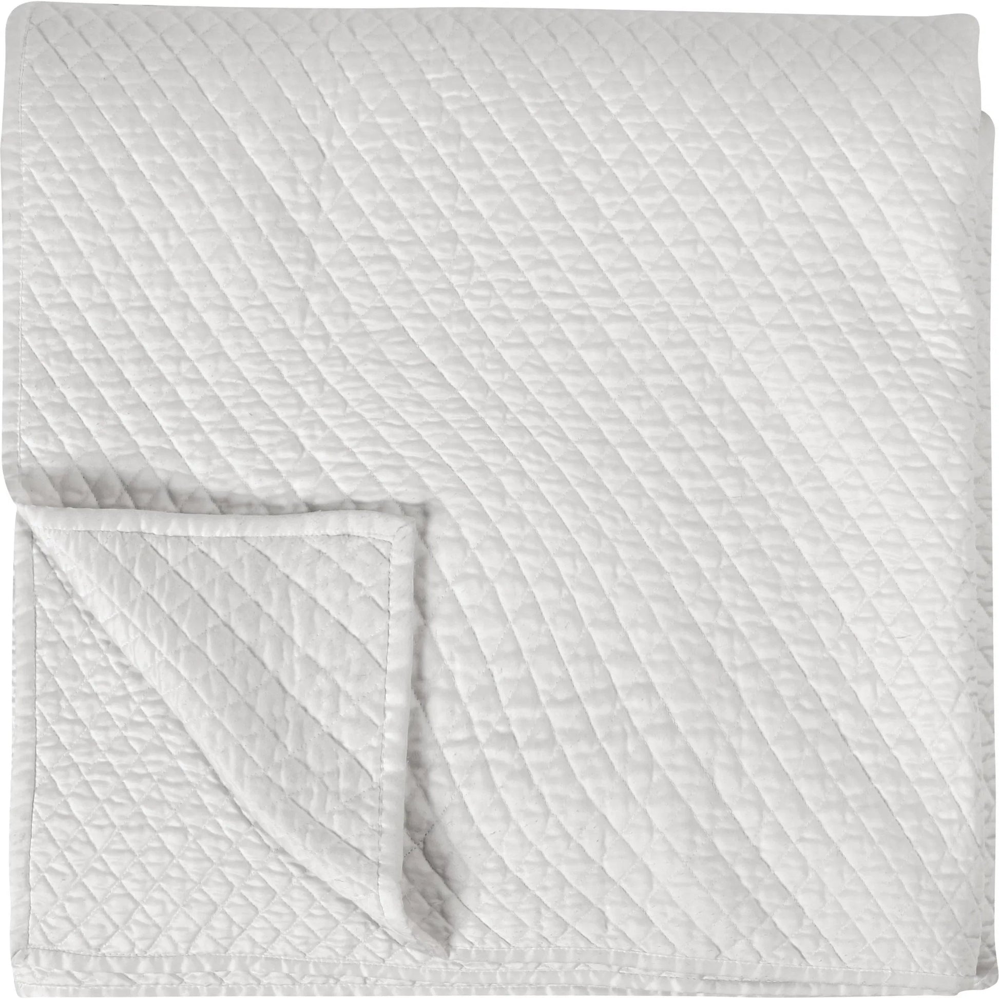 Winthrop 100% Sateen Quilt by Villa by Classic Home. Made from 100% matte poly sateen front in a transitional style.