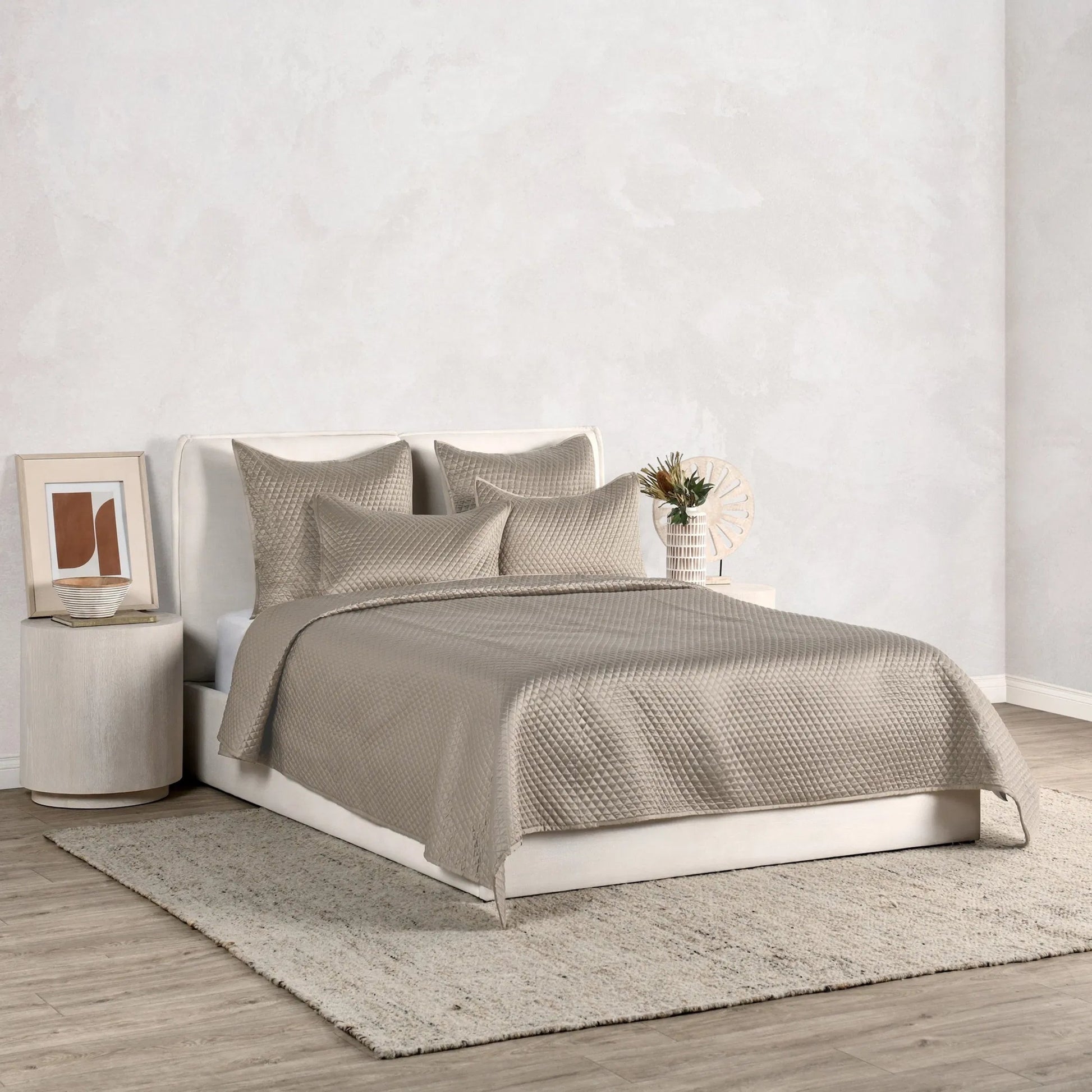 Winthrop 100% Sateen Quilt by Villa by Classic Home. Made from 100% matte poly sateen front in a transitional style.
