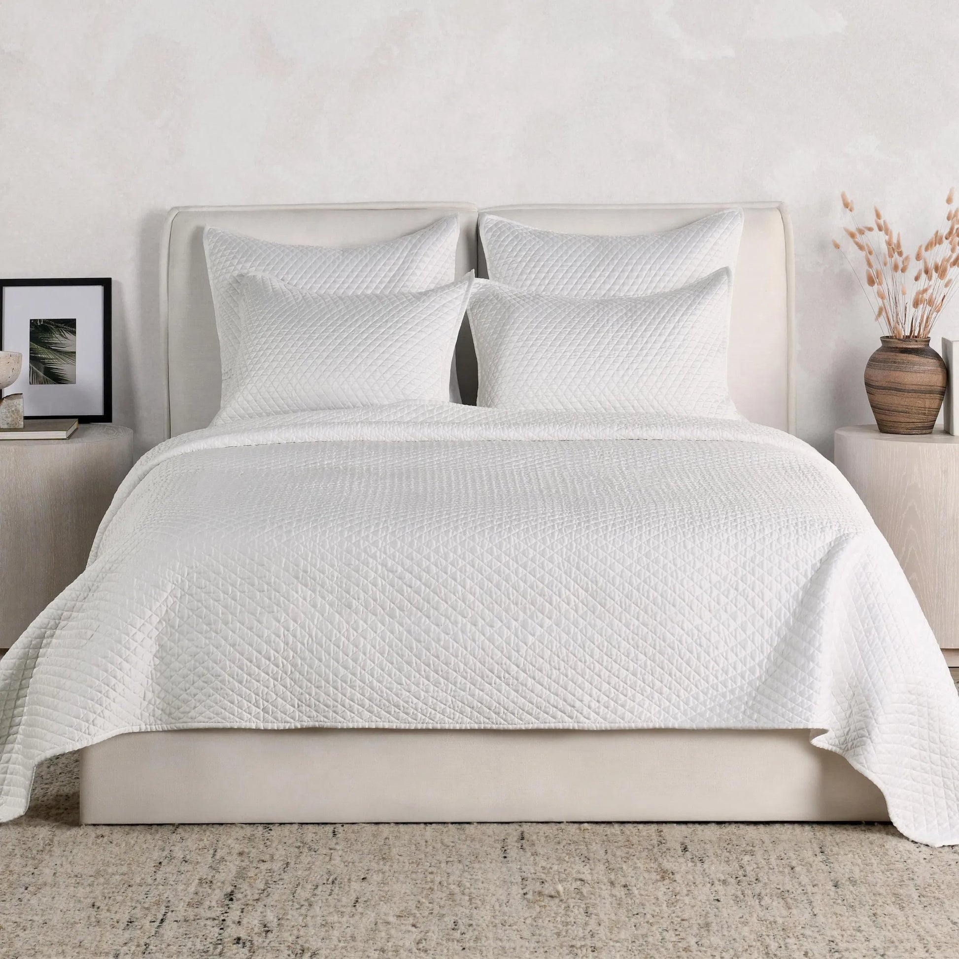 Winthrop 100% Sateen Quilt by Villa by Classic Home. Made from 100% matte poly sateen front in a transitional style.