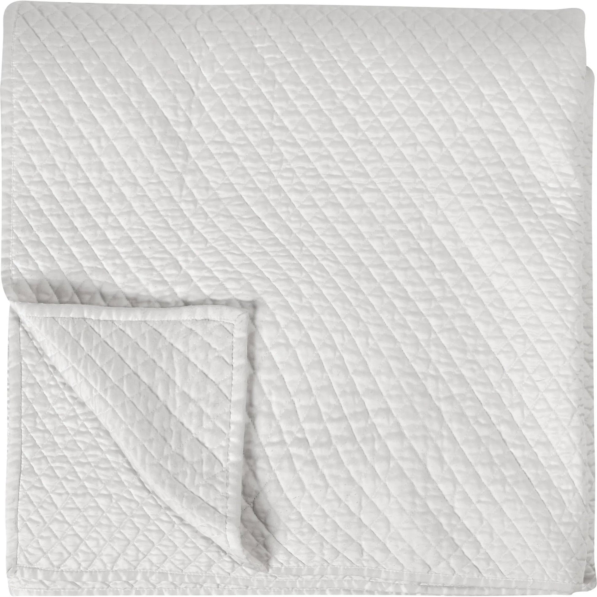 Winthrop 100% Sateen Quilt by Villa by Classic Home. Made from 100% matte poly sateen front in a transitional style.