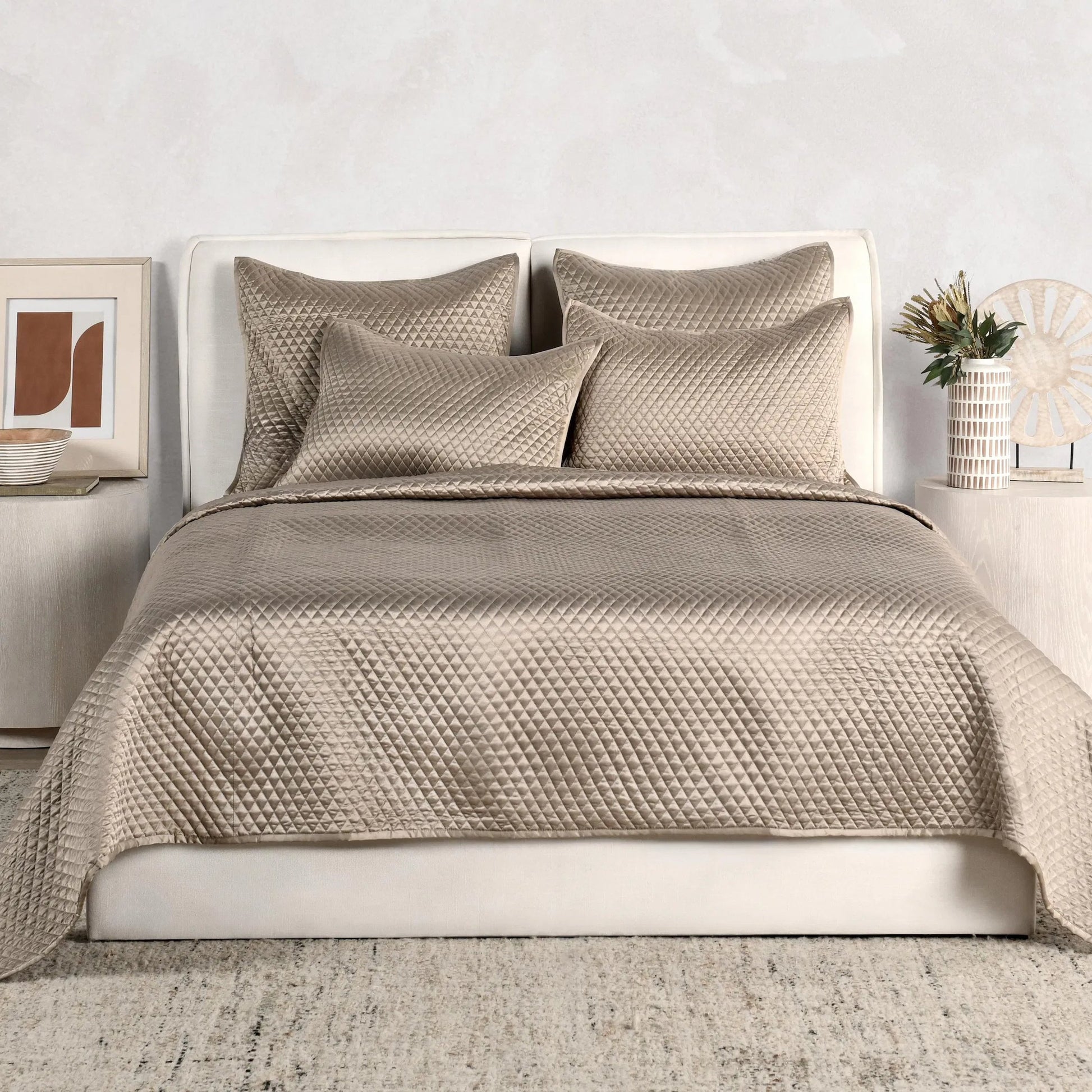 Winthrop 100% Sateen Quilt by Villa by Classic Home. Made from 100% matte poly sateen front in a transitional style.