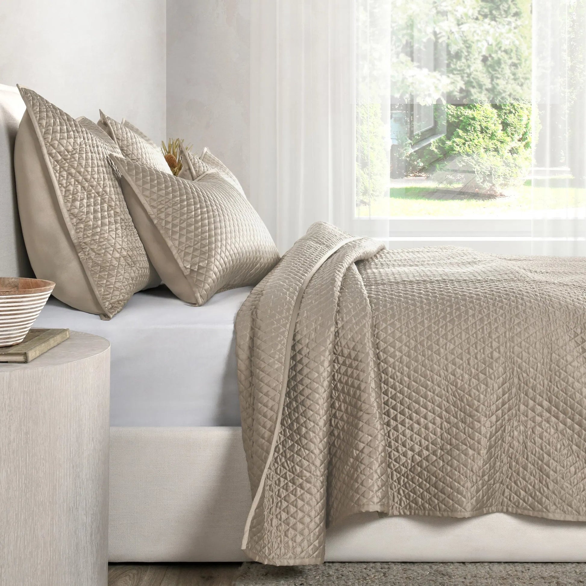 Winthrop 100% Sateen Quilt by Villa by Classic Home. Made from 100% matte poly sateen front in a transitional style.