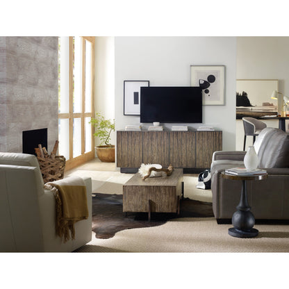 Curata Accent Table by Hooker Furniture in black. Made from resin, brass in a traditional style.