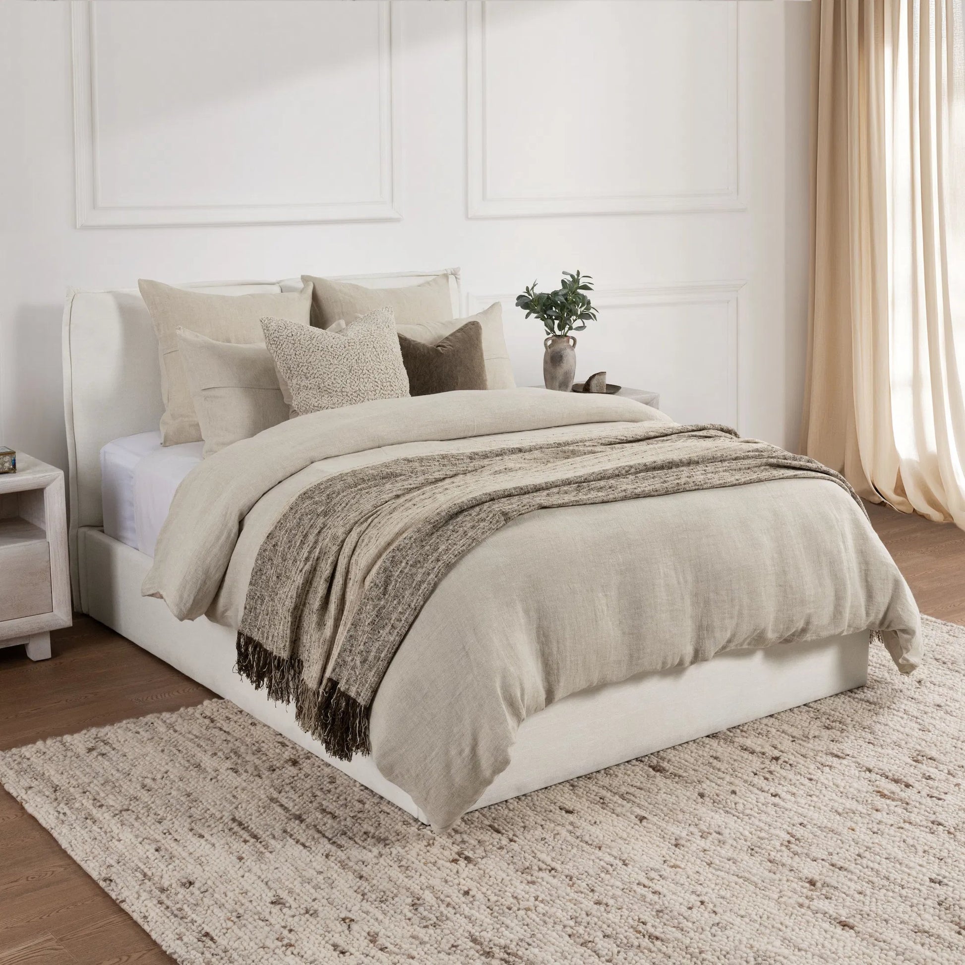 Beaumont 100% Linen Duvet by Villa by Classic Home. Made from 100% belgian flax linen 100% solid cotton back with hidden button closure in a unique style.