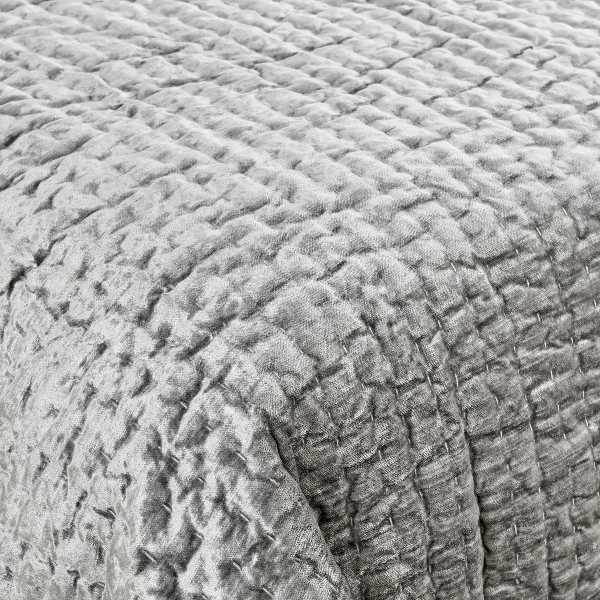 Dimitry 100% Rayon Velvet Bay Quilt by Villa by Classic Home. Made from unique in a modern style.