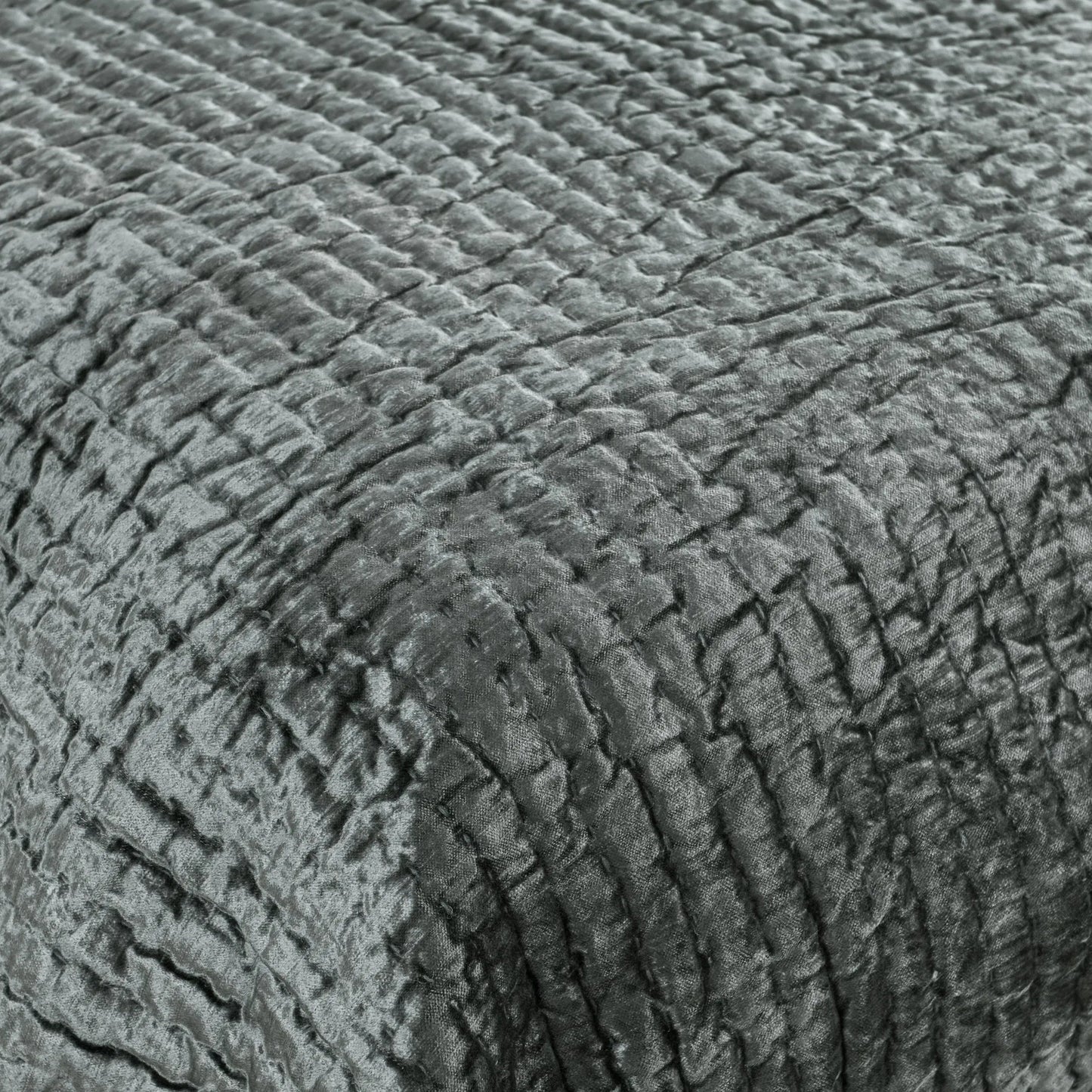 036 SI-2223039 | Closeup | Dimitry 100% Rayon Velvet Bay Quilt by Villa by Classic Home. Made from unique in a modern style.