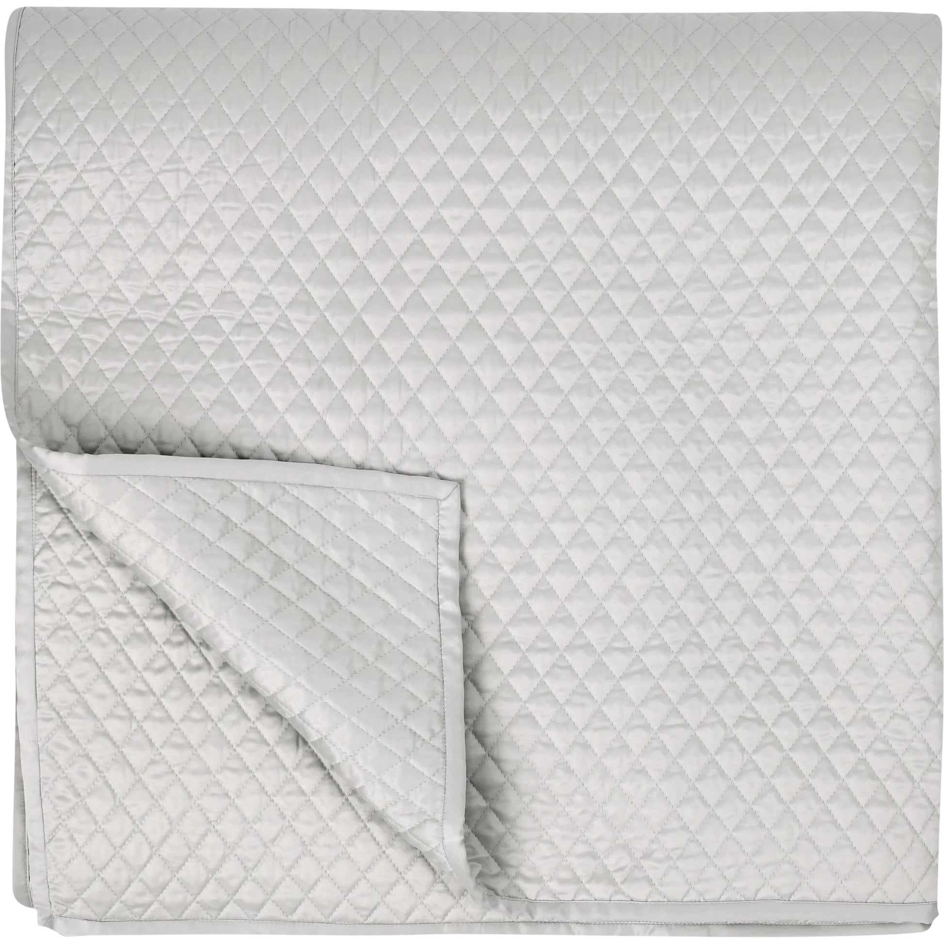 Winthrop 100% Sateen Quilt by Villa by Classic Home. Made from 100% matte poly sateen front in a transitional style.