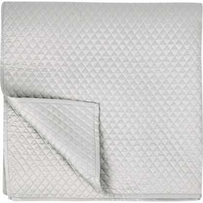 Winthrop 100% Sateen Quilt by Villa by Classic Home. Made from 100% matte poly sateen front in a transitional style.