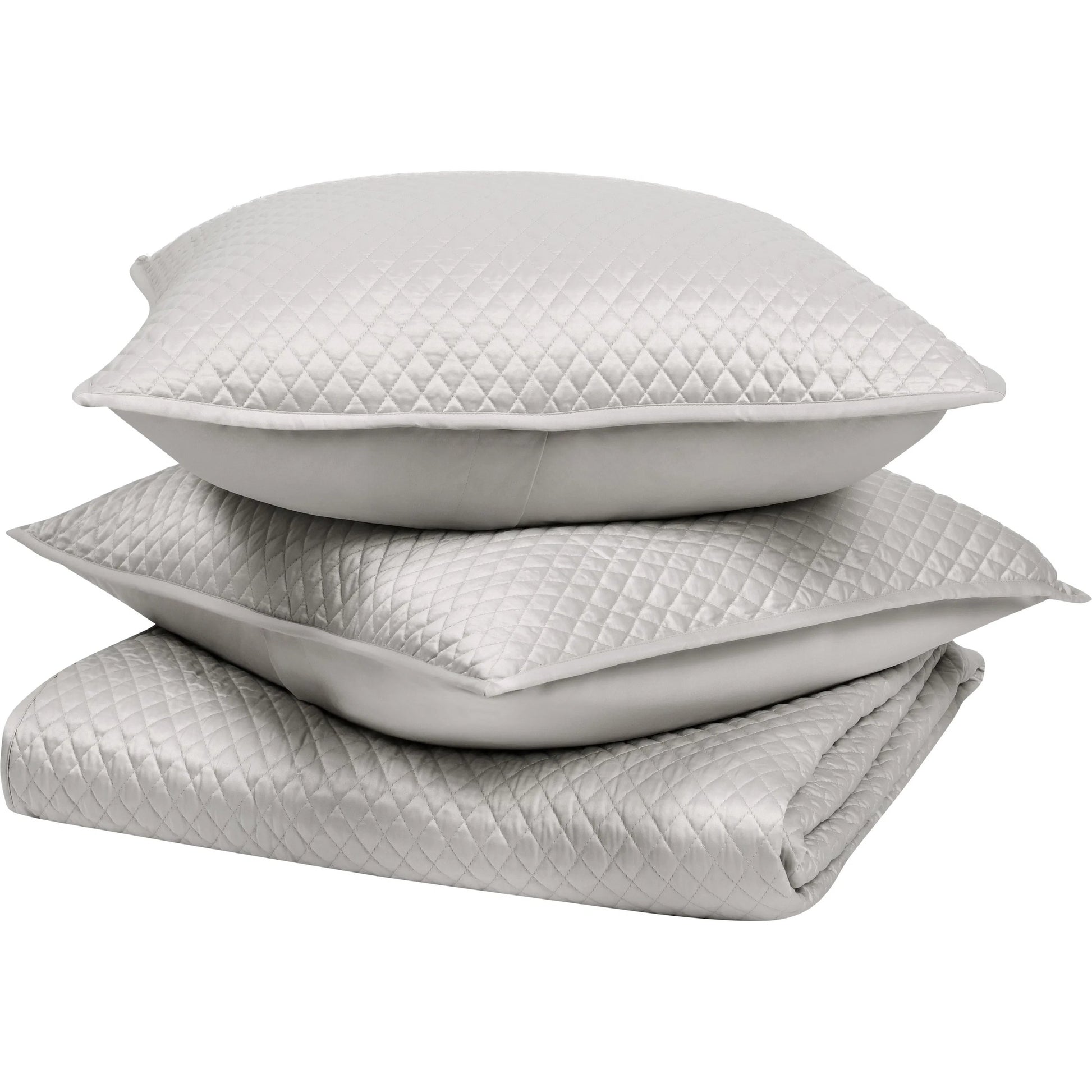 Winthrop 100% Sateen Quilt by Villa by Classic Home. Made from 100% matte poly sateen front in a transitional style.