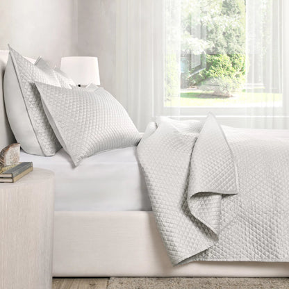 Winthrop 100% Sateen Quilt by Villa by Classic Home. Made from 100% matte poly sateen front in a transitional style.