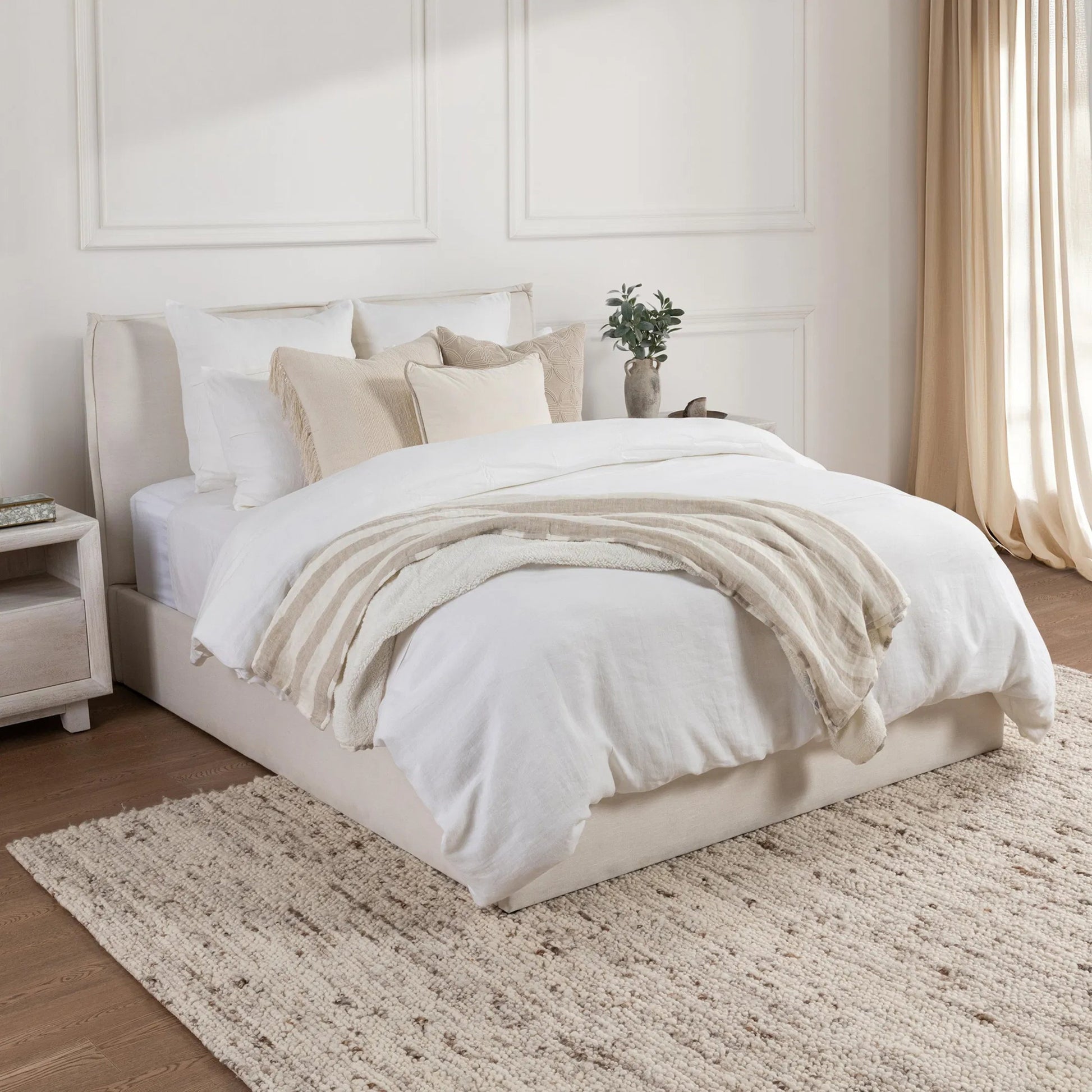 Beaumont 100% Linen Duvet by Villa by Classic Home. Made from 100% belgian flax linen 100% solid cotton back with hidden button closure in a unique style.