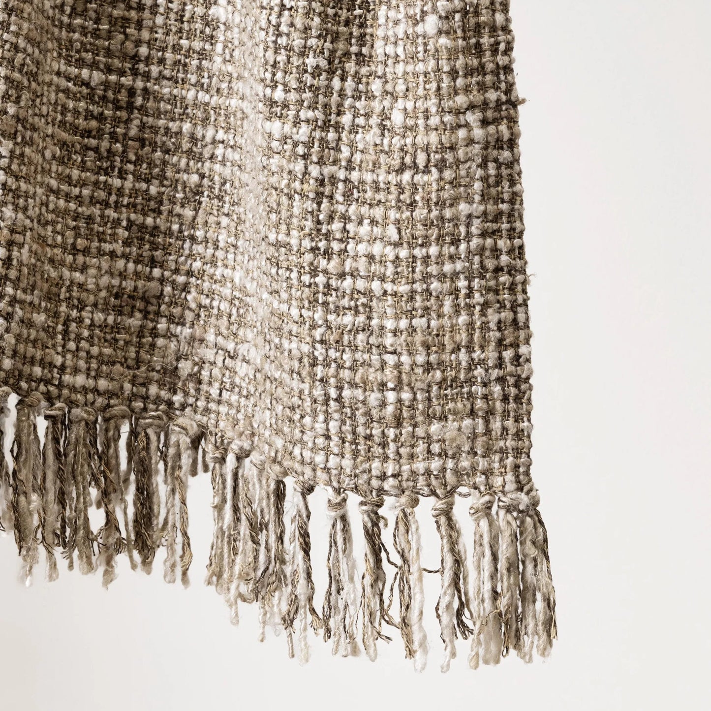 007 SI-2533329 | Closeup | Porter Cotton Blend Black Throw Blanket by Villa by Classic Home in ivory. Made from 50% cotton, 50% viscose in a modern style.