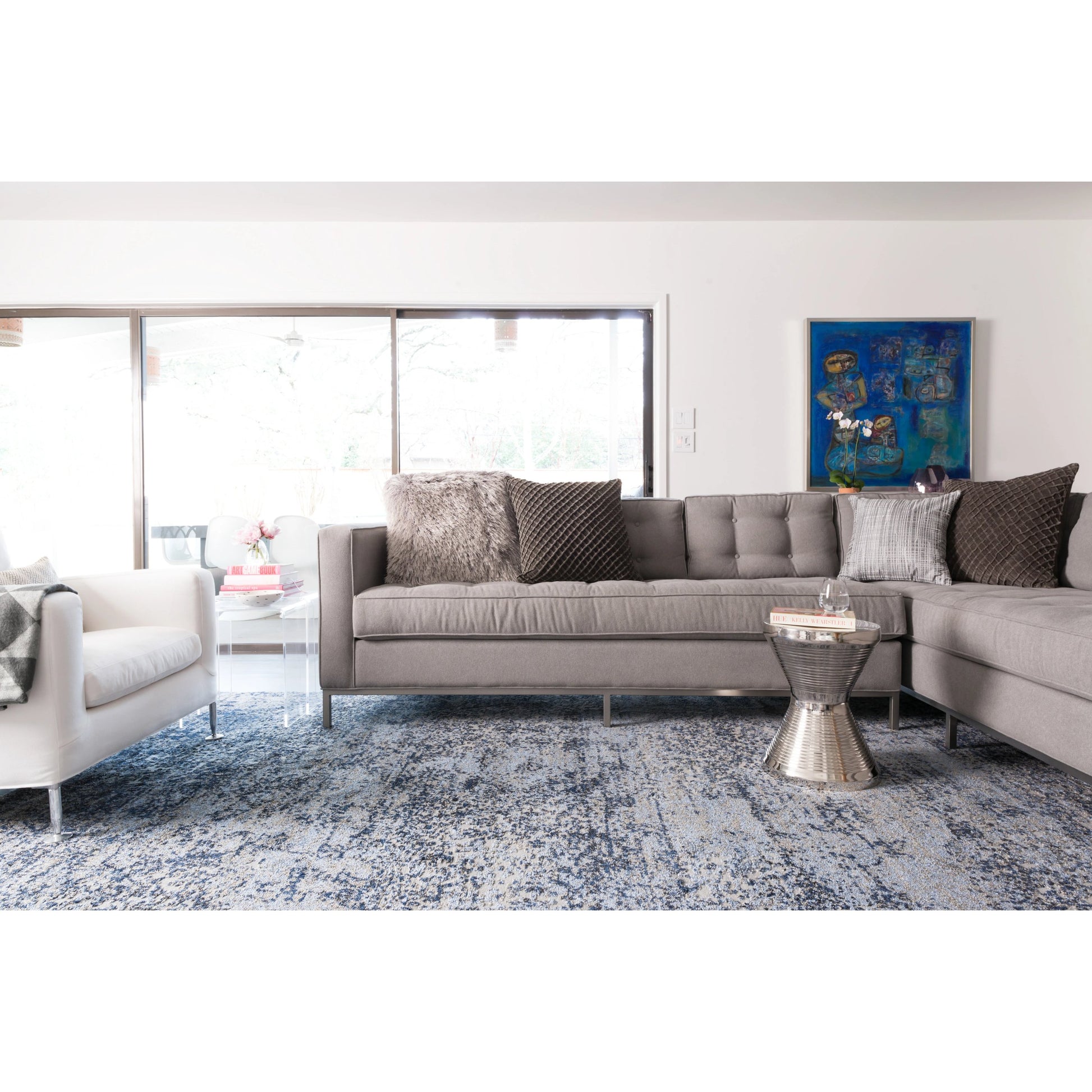 Viera VR-06 Rug by Loloi in light blue, gray. Made from unique in a transitional style.