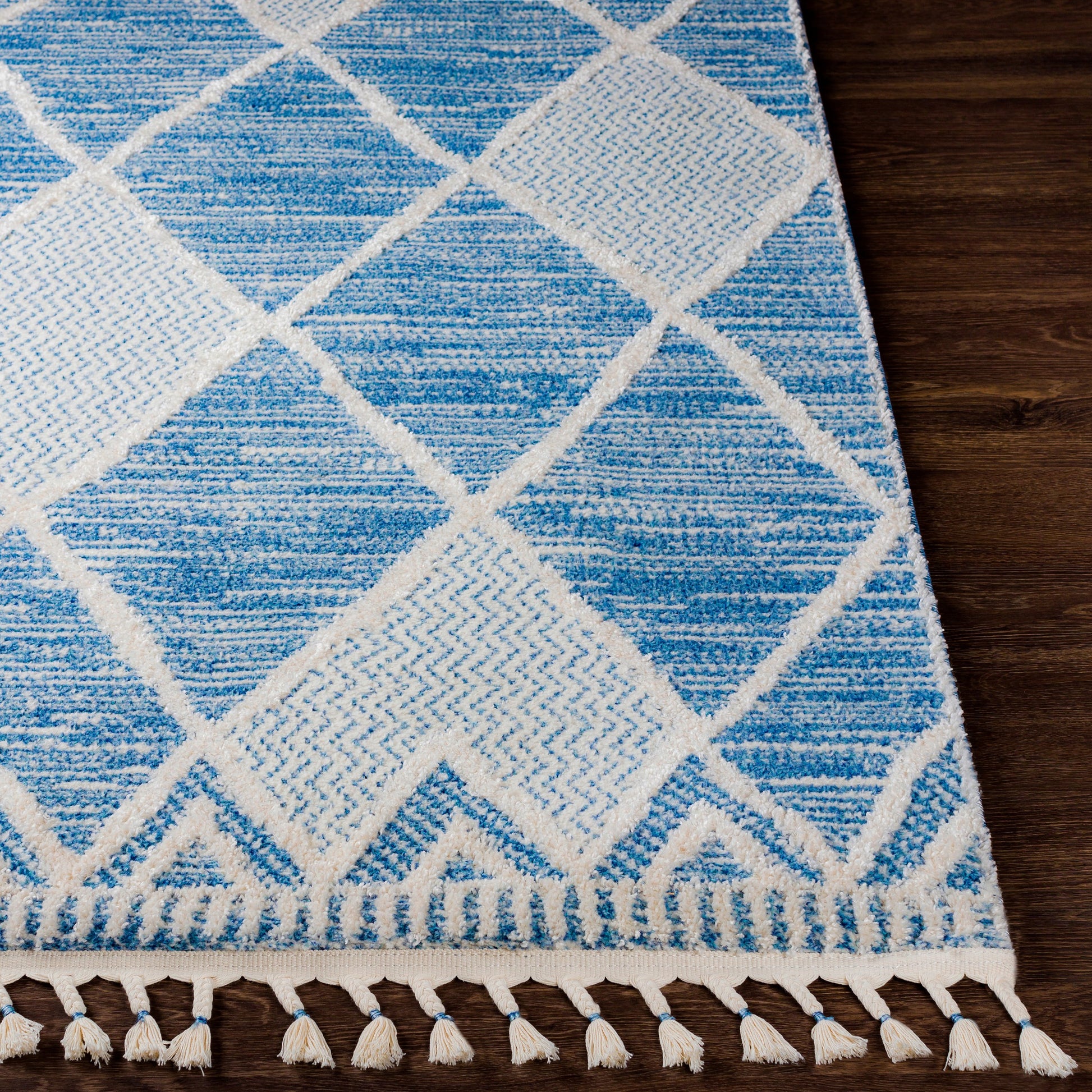 Valencia VLC-2302 Indoor/Outdoor Rug by Livabliss in dark blue, light blue, cream. Made from 70% polyester, 30% polypropylene in a modern style.