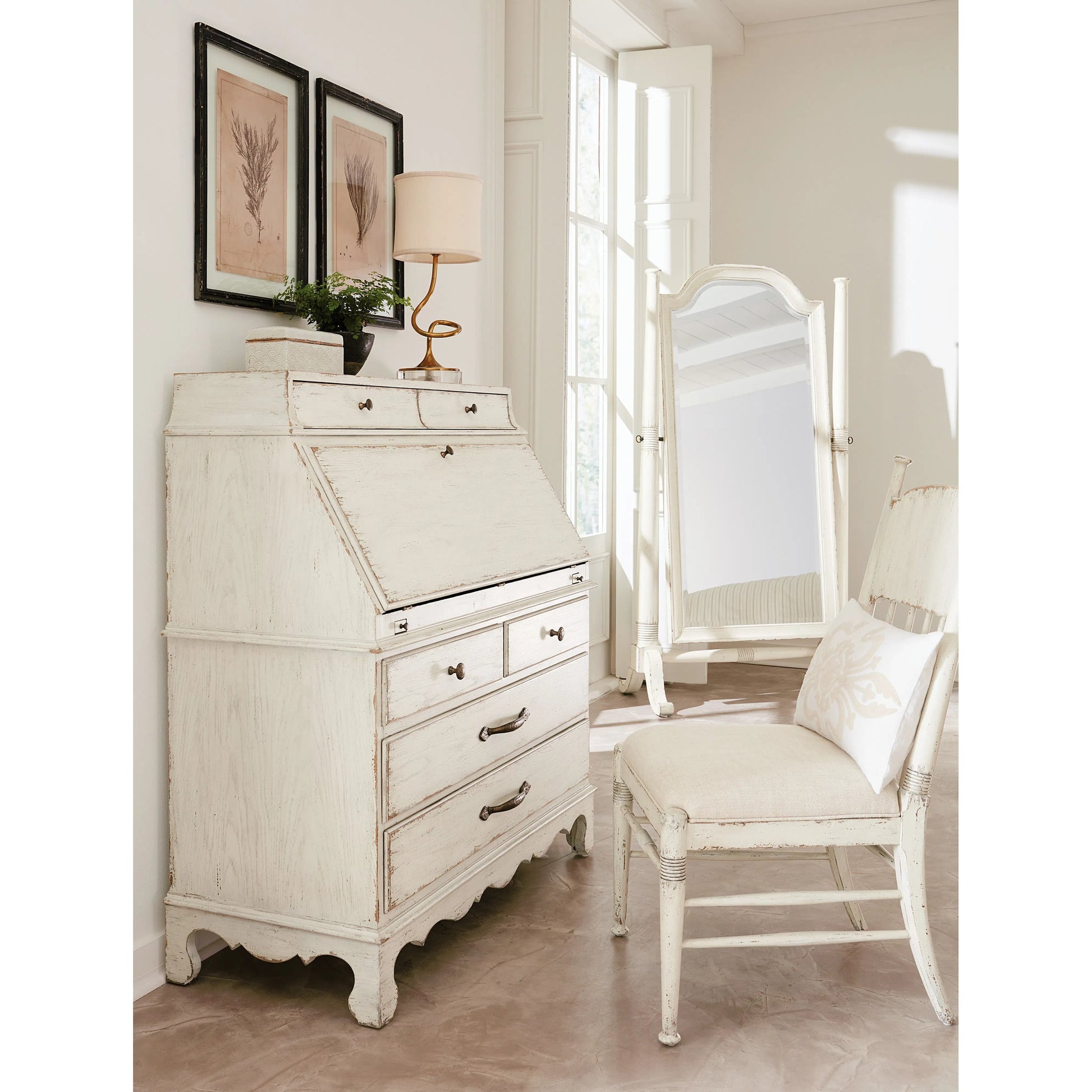 Americana Upholstered Seat Side Chair by Hooker Furniture in beige. Made from oak veneers and fabric in a cottage & farmhouse style.
