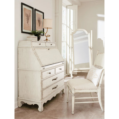 Americana Upholstered Seat Side Chair by Hooker Furniture in beige. Made from oak veneers and fabric in a cottage & farmhouse style.