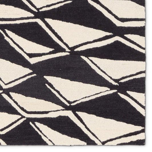Vera by Nikki Chu VNK11 Rug by Jaipur Living in black. Made from 100% wool in a unique style.