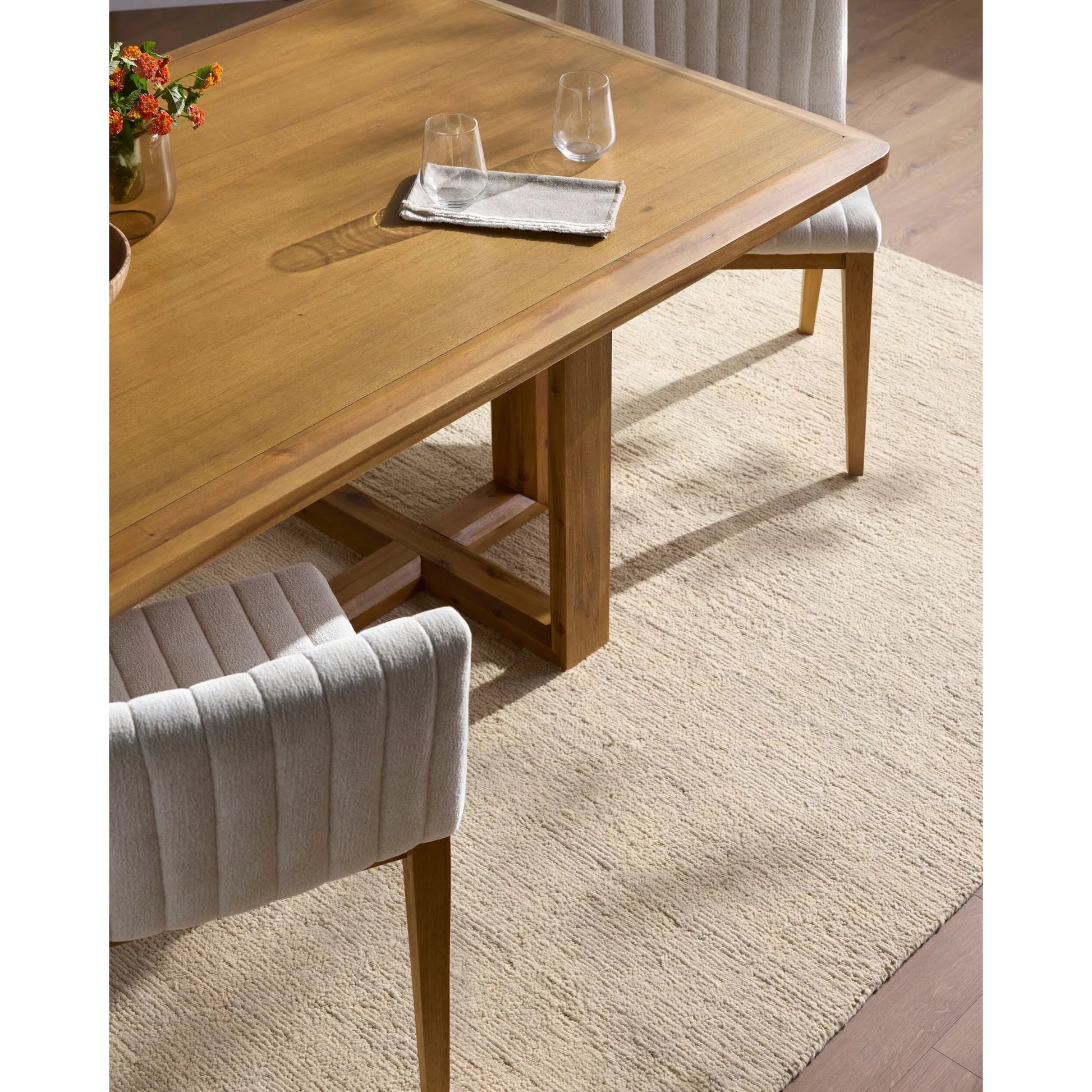 Ventura VNR-2301 Rug by Surya in beige, sand, cream. Made from wool in a unique style.