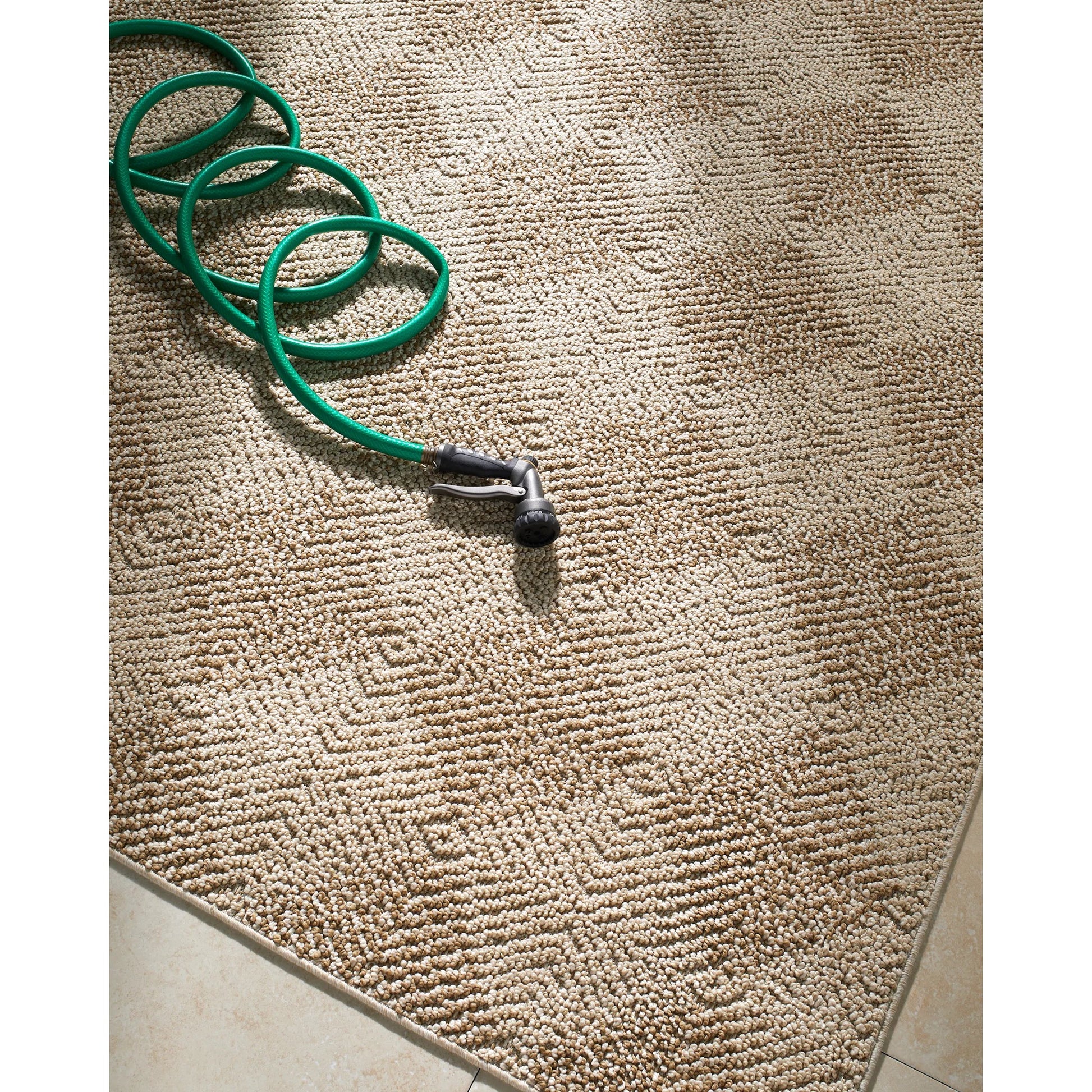 Kaya Rug - 541532 by Vivir x Livabliss in ash, khaki, prairie dust, desert sand, pearl, walnut. Made from polypropylene in a unique style.