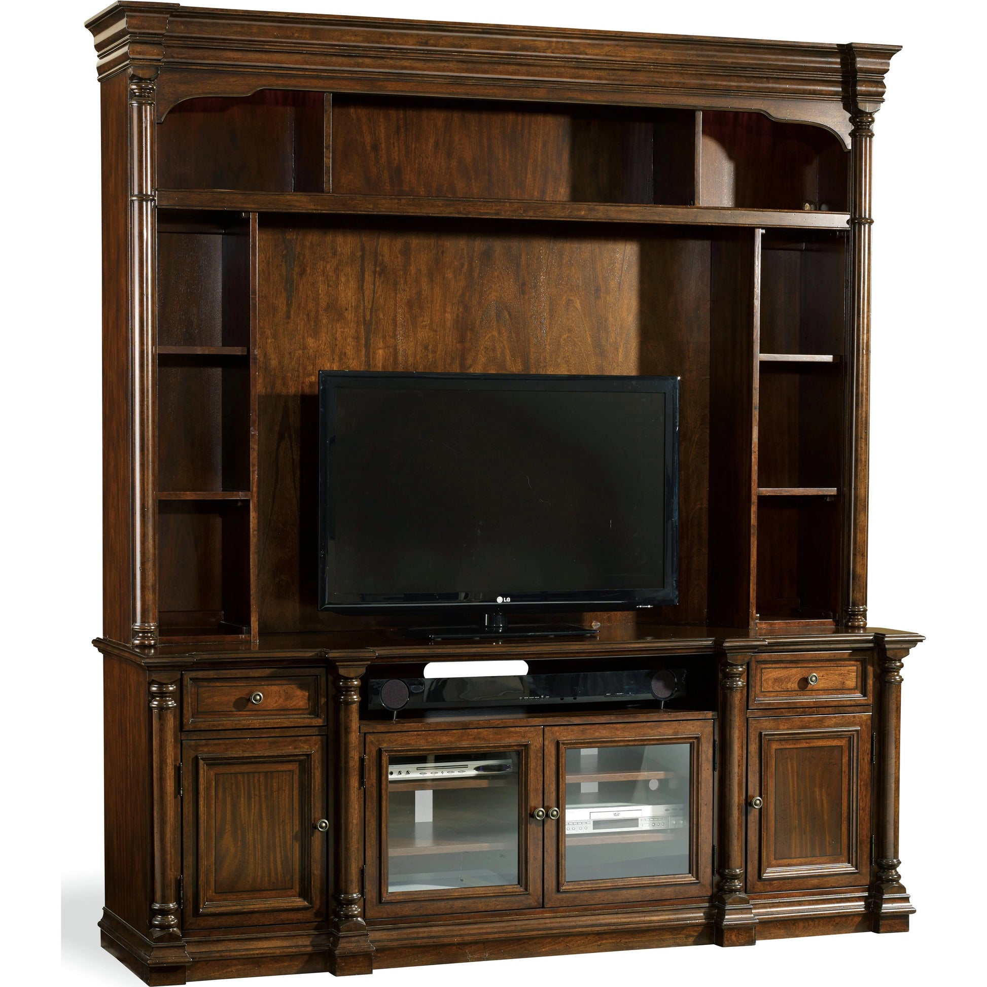 Leesburg Entertainment Console by Hooker Furniture in mahogany. Made from mahogany veneers in a traditional style.