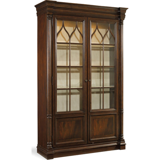 Leesburg Display Cabinet by Hooker Furniture in mahogany. Made from mahogany veneers in a traditional style.