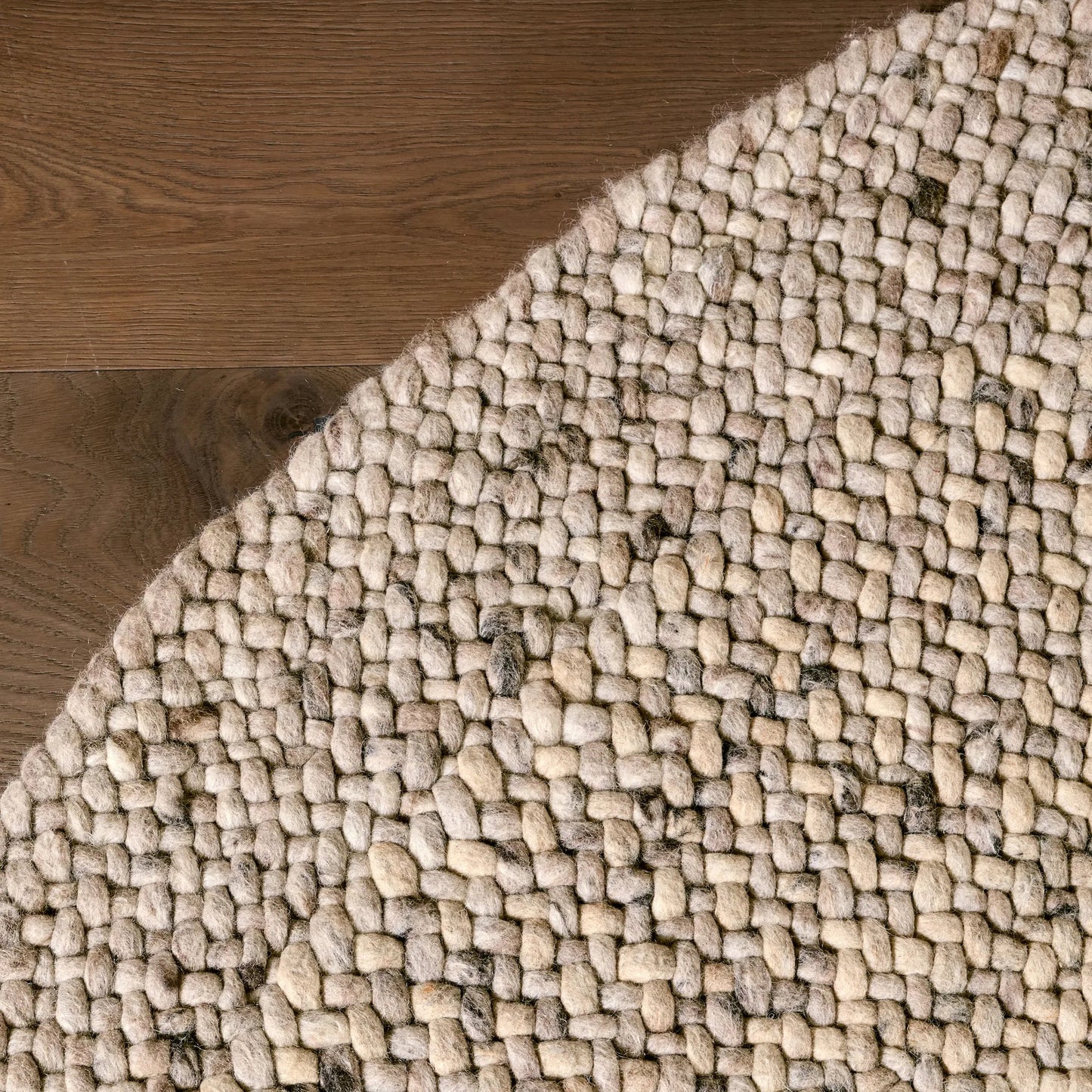 005 SI-2472926,SI-2472927,SI-2472928,SI-2472929,SI-2472930 | Closeup | Woven Radius WRS01 Rug by Jaipur Living in tan, beige. Made from 60% wool 35% cotton 5% polyester in a unique style.