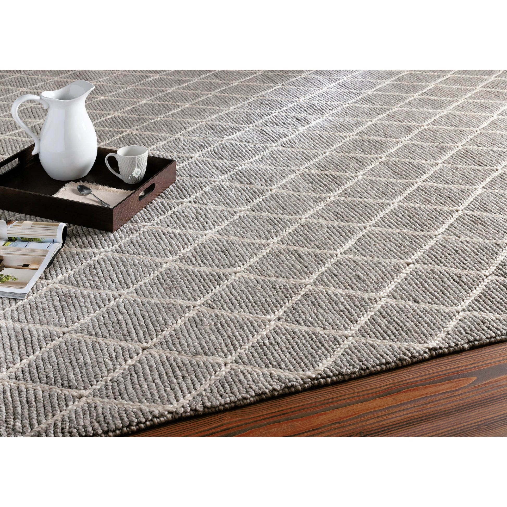 Whistler WSR-2300 Rug by Surya. Made from 50% viscose, 50% wool in a unique style.