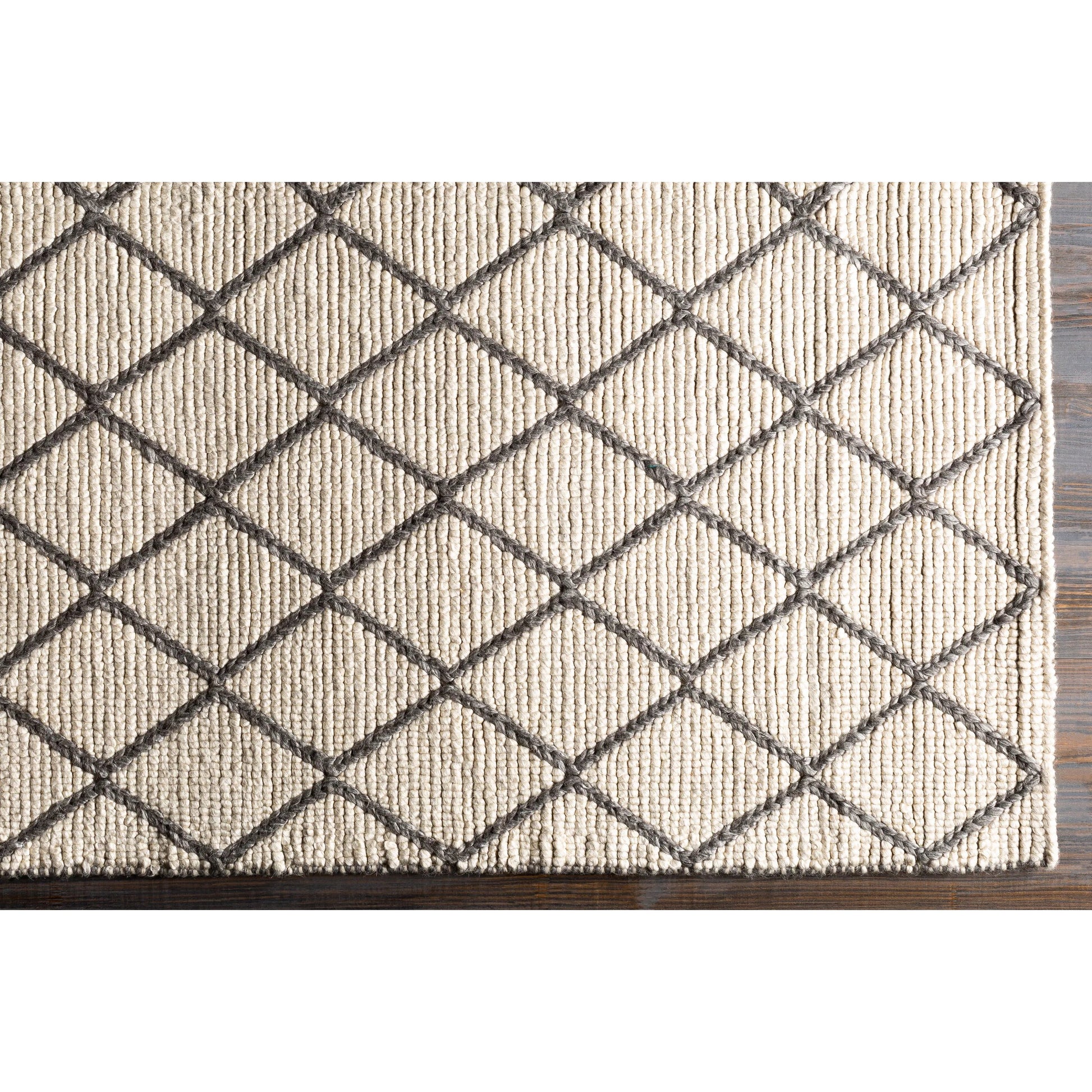 Whistler WSR-2300 Rug by Surya. Made from 50% viscose, 50% wool in a unique style.
