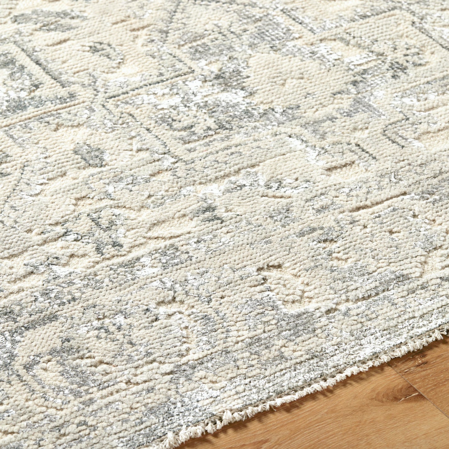 003 SI-1915302,SI-1915303,SI-1915304,SI-1915305,SI-1915306 | Closeup | Waterloo WTL-2300 Rug by Surya in light gray, ivory. Made from main: 65% wool, main: 35% viscose in a unique style.