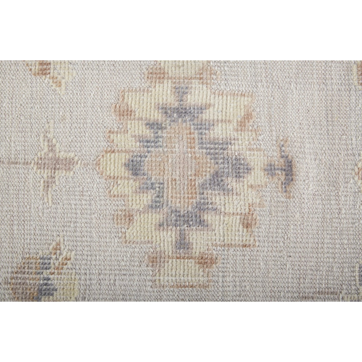 009 SI-1830370,SI-1830371,SI-1830372,SI-1830375 | Closeup | Wendover Transitional Oriental Rug - 6846F by Feizy in ivory, orange. Made from pet in a unique style.