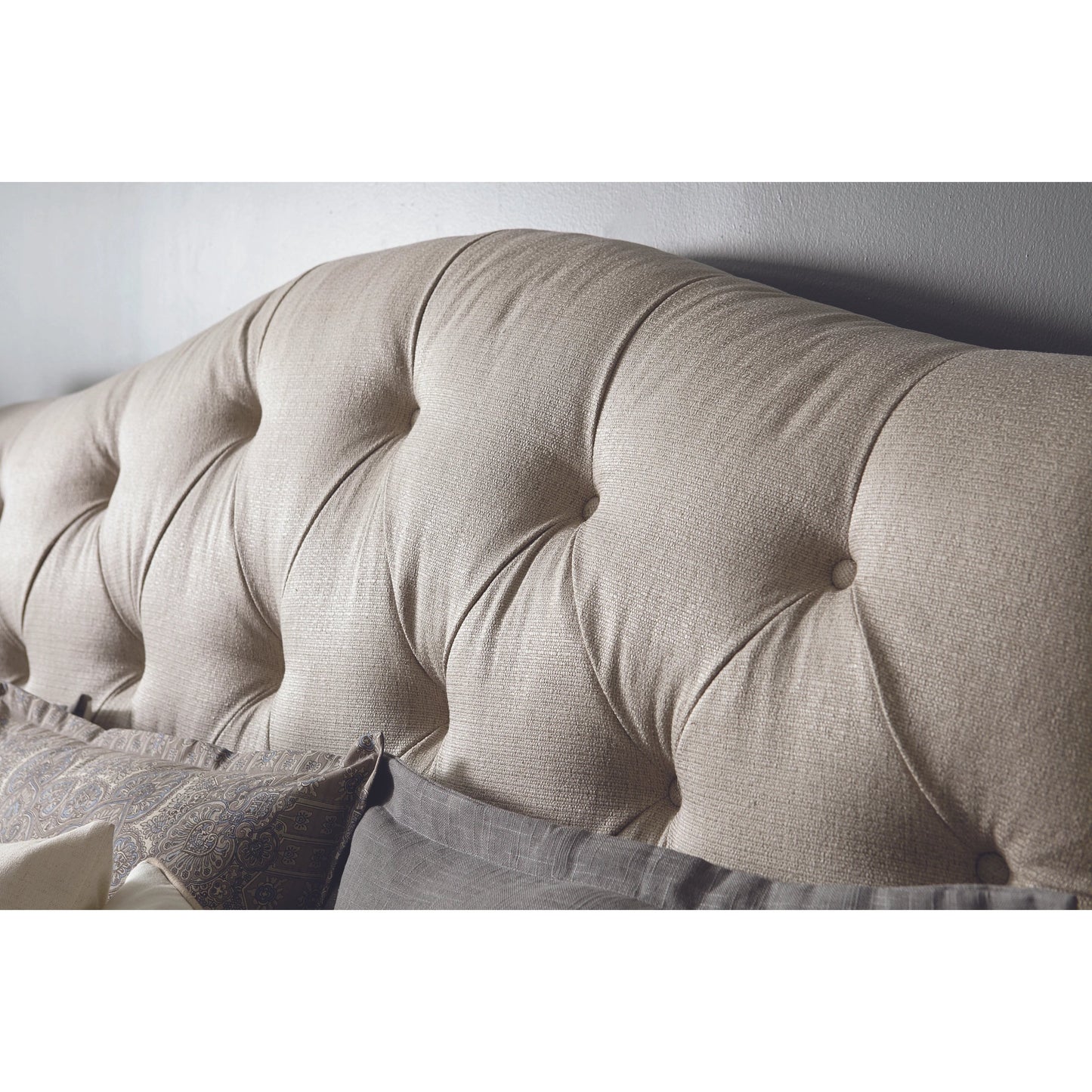 005 SR-882107,SR-882108,SR-882109 | Closeup | Summer Creek Shoals Tufted Sleigh Bed by A.R.T. Furniture in gray and scrubbed oak. Made from flakey cathedral oak veneer, parawood solids in a traditional style.