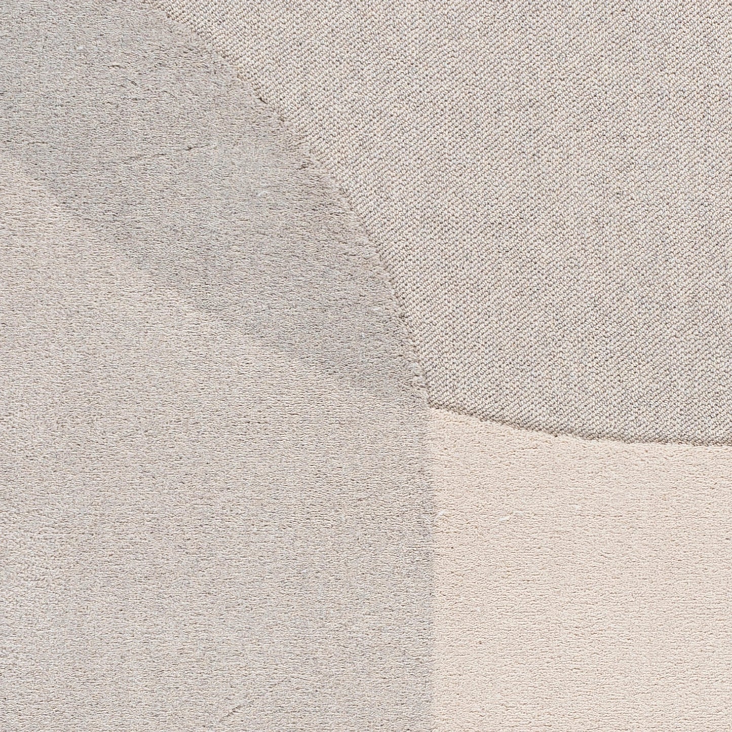 005 SR-881470,SR-881472 | Closeup | Flux Rug - 26994 by Livabliss in light beige, taupe, medium gray, gray. Made from 100% polypropylene in a unique style.