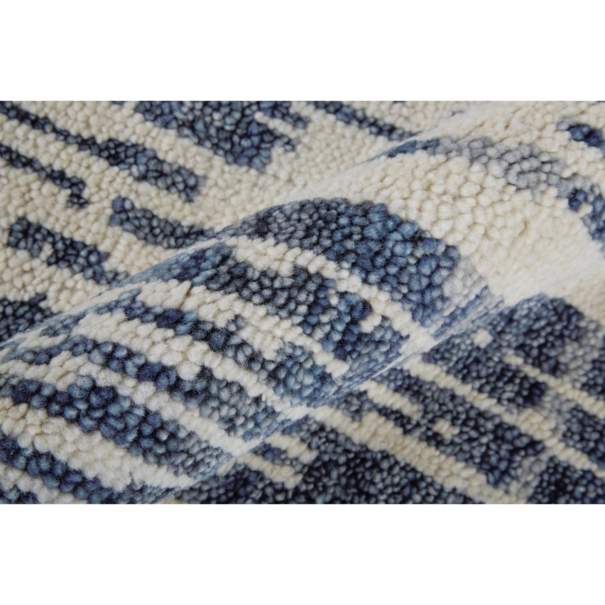 Roxford Transitional Rug - T16T6034 by Thom Felicia by Feizy Rugs in ivory, blue. Made from wool in a unique style.