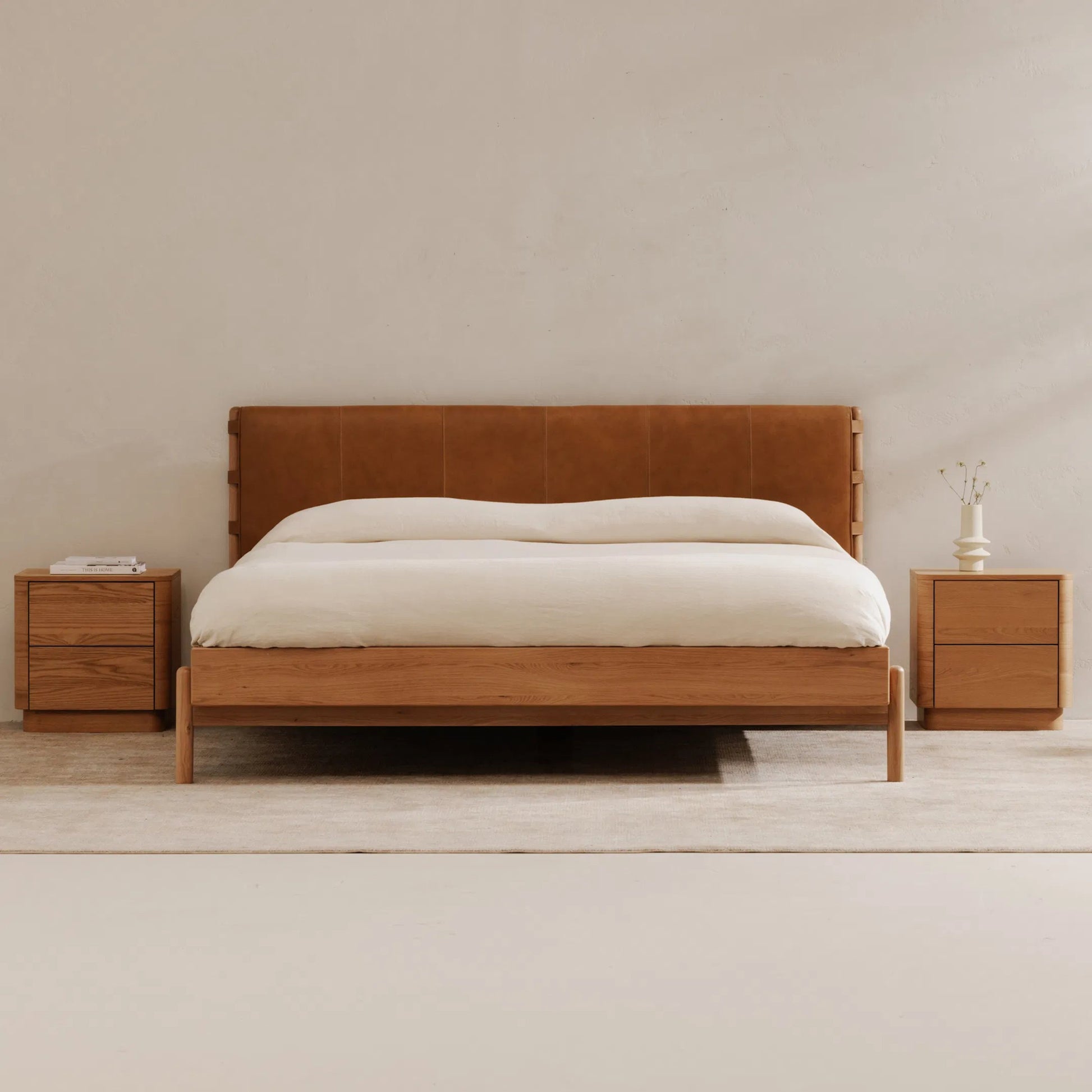 Colby Bed by Moe's Home Collection in camel and soap lacquer. Made from upholstery: 100% top, top grain leather, solid oak leg, headboard frame, oak veneer over mdf bed frame in a traditional style.