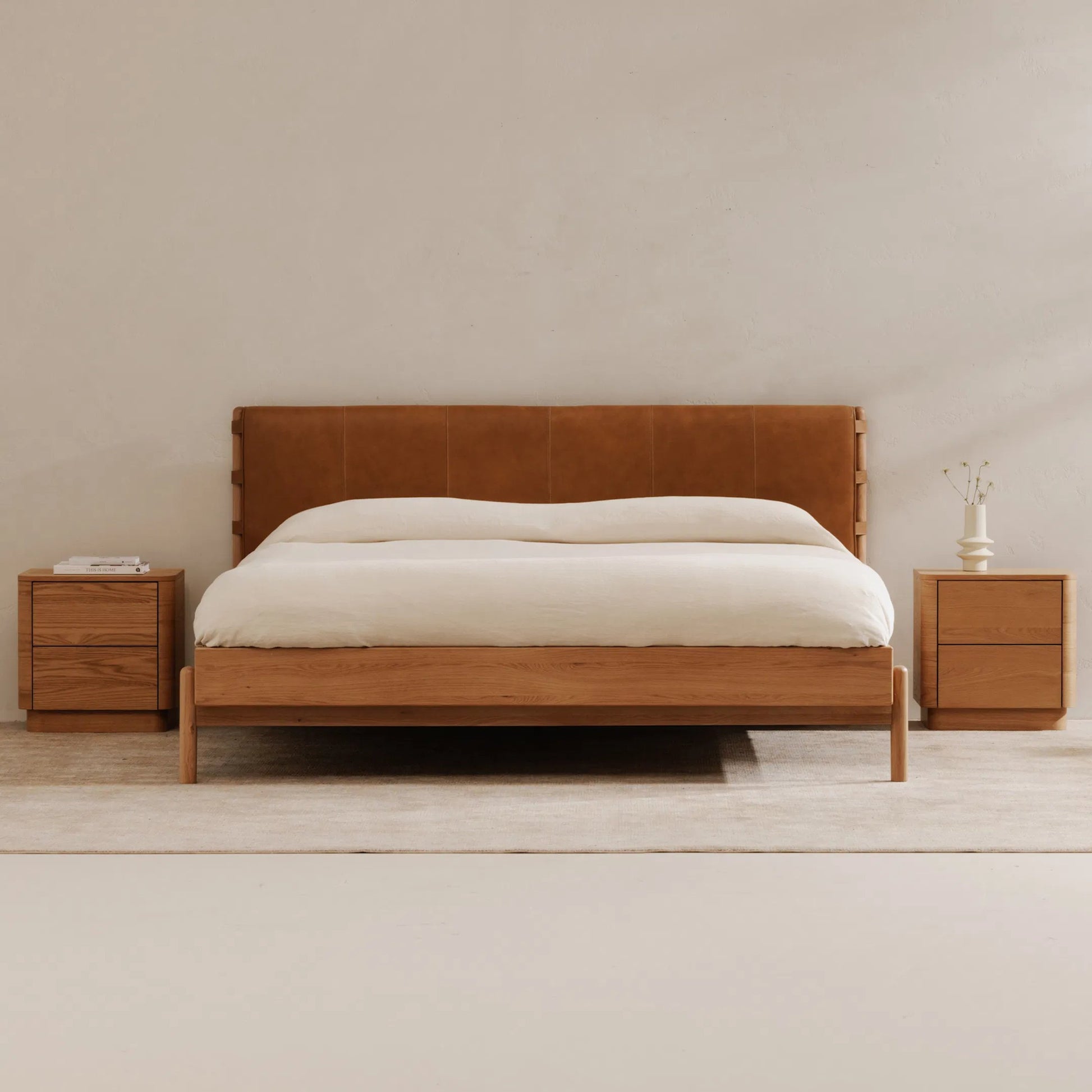 Colby Bed by Moe's Home Collection in camel and soap lacquer. Made from upholstery: 100% top, top grain leather, solid oak leg, headboard frame, oak veneer over mdf bed frame in a traditional style.
