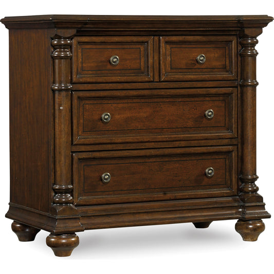 Leesburg Nightstand by Hooker Furniture in mahogany. Made from mahogany veneers in a traditional style.