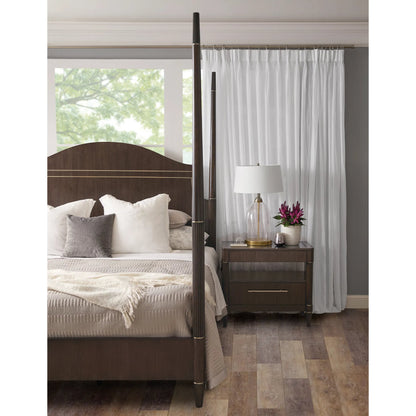 Asher Park Poster Poster Bed by Pulaski Furniture in piano brown. Made from eucalyptus veneers in a traditional style.