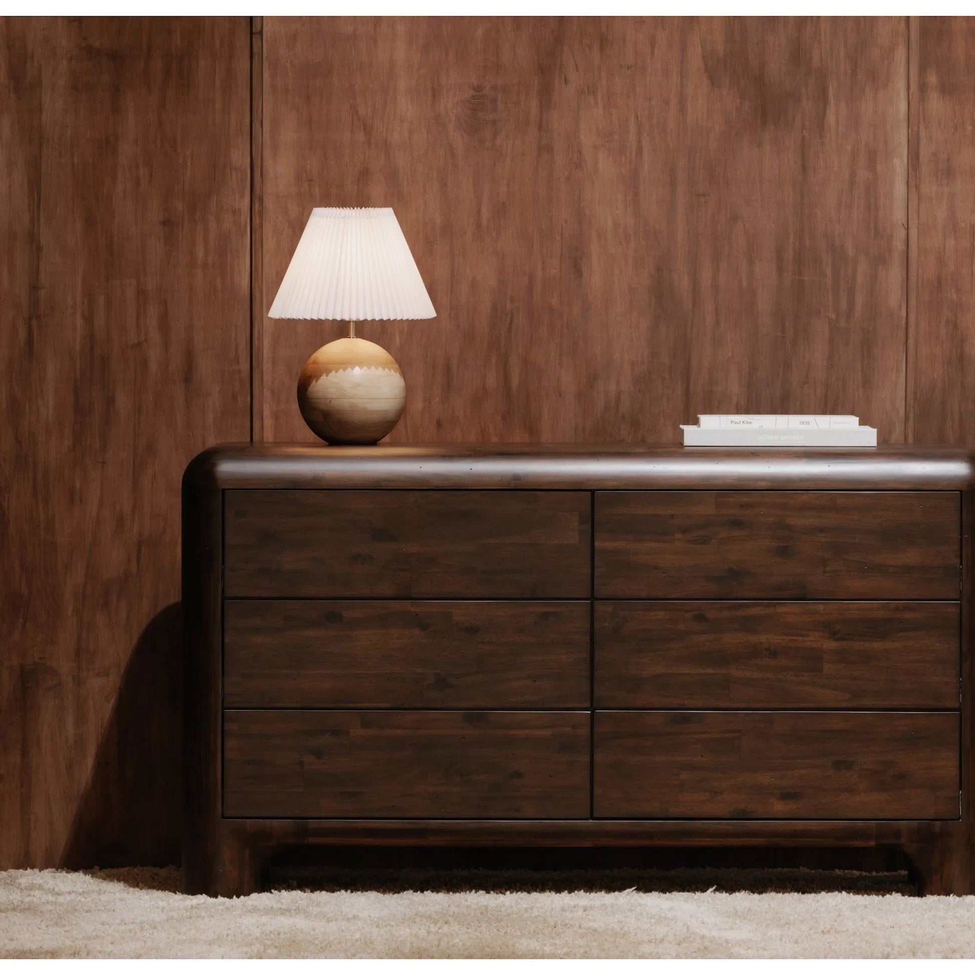 Tuve Table Lamp by Moe's Home Collection in black. Made from polyresin base in a unique style.