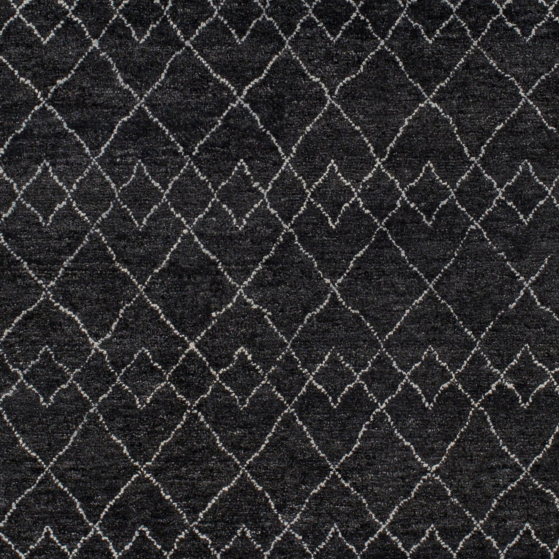 Zara Rug - 29847 by Surya in black, charcoal, cream. Made from 70% wool, 30% viscose in a unique style.