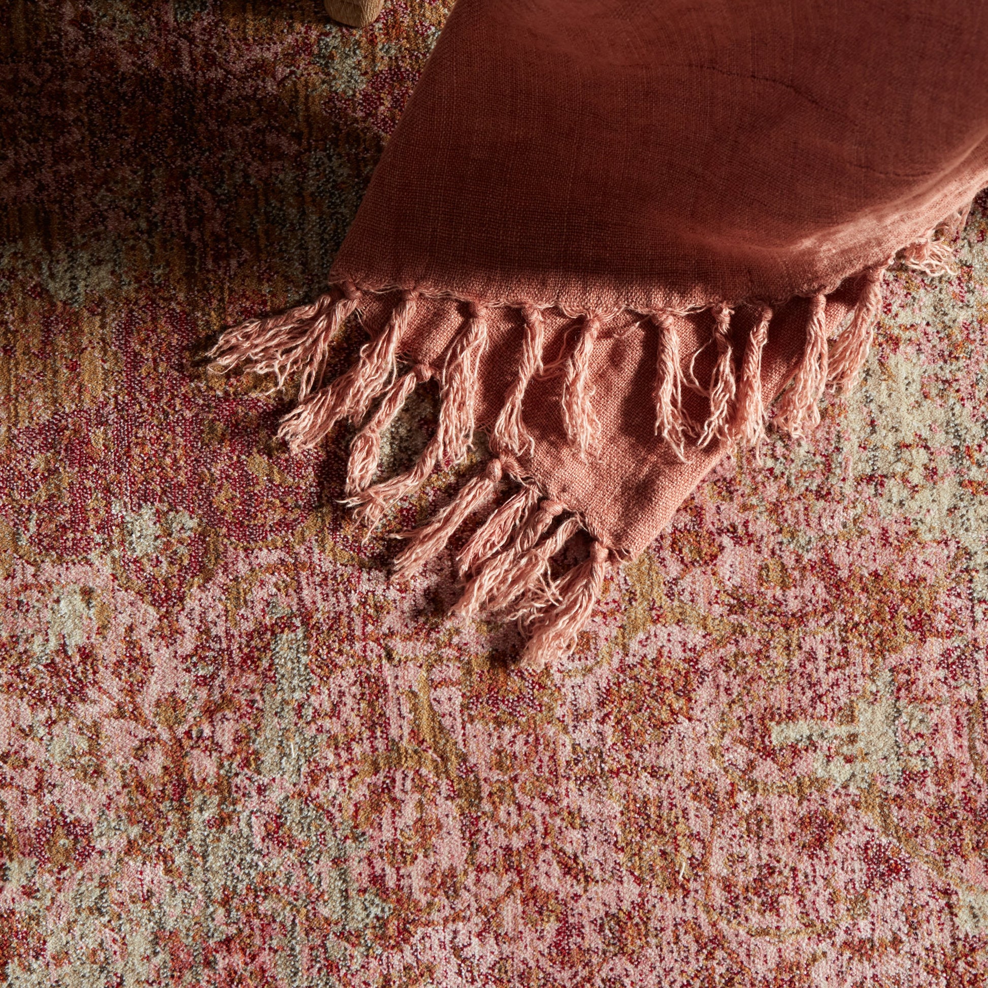 Zefira ZFA02 Rug by Jaipur Living in dark blue, gold. Made from 100% polypropylene in a unique style.