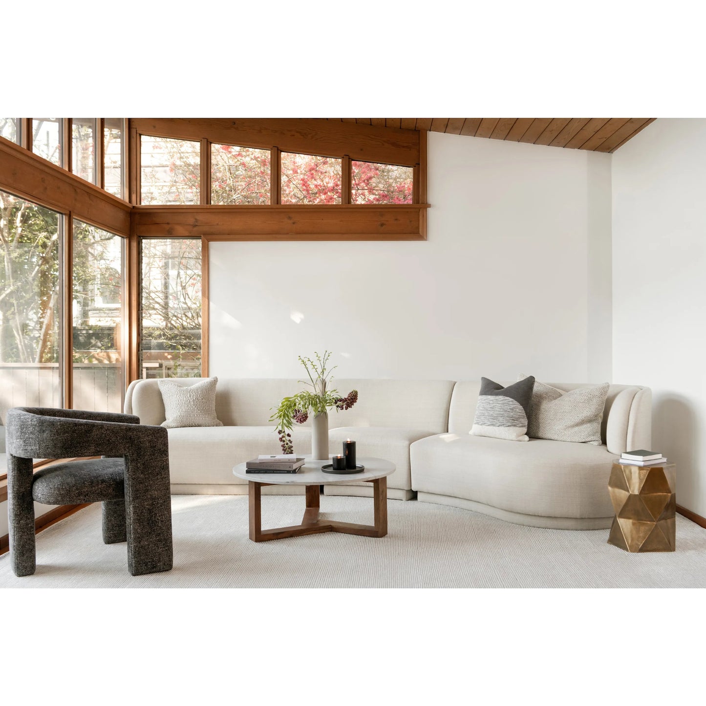 005 SI-2253700 | Lifestyle | Elo Chair by Moe's Home Collection. Made from unique in a transitional style.