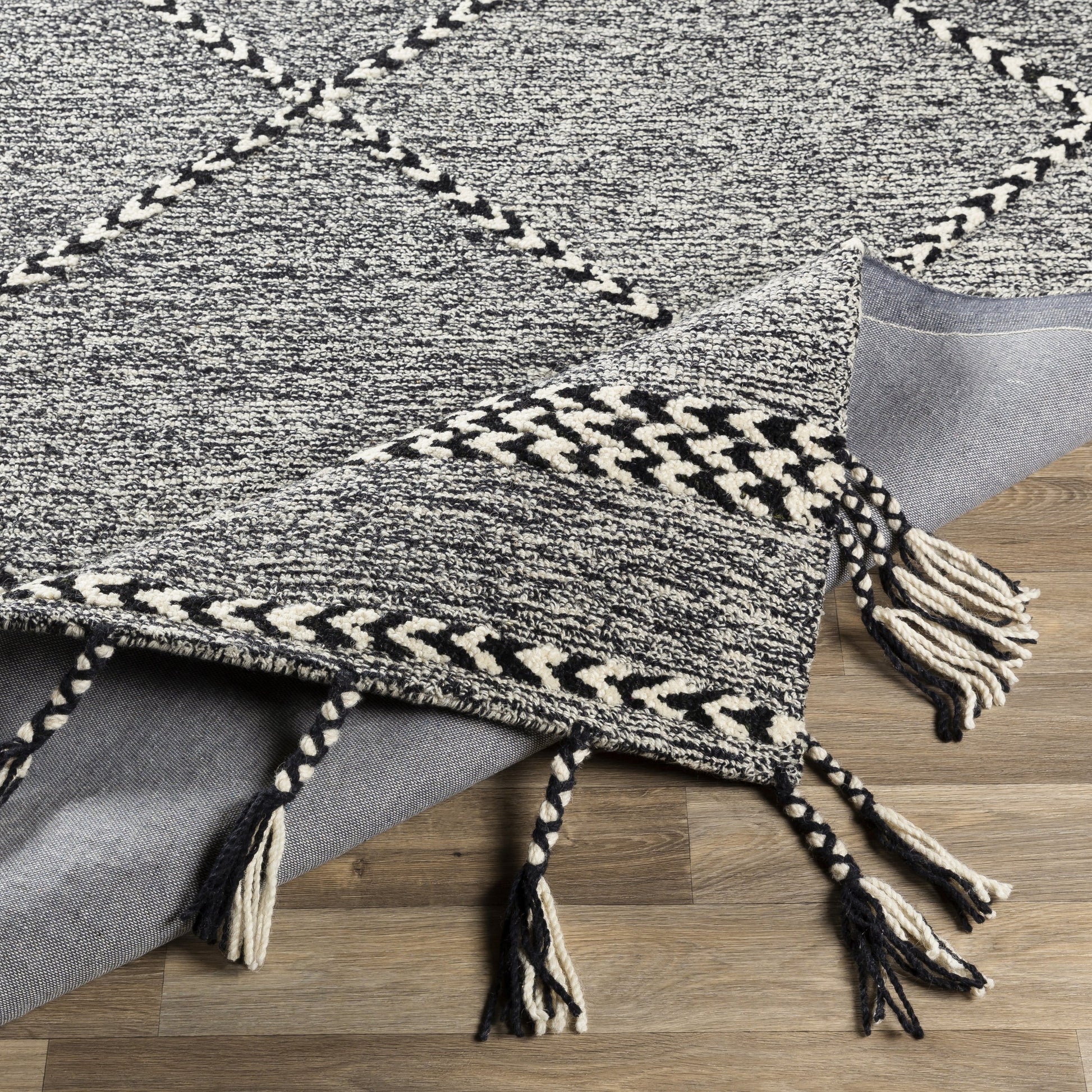 Zanafi Tassels Rug - 24568 by Surya. Made from 100% wool in a unique style.